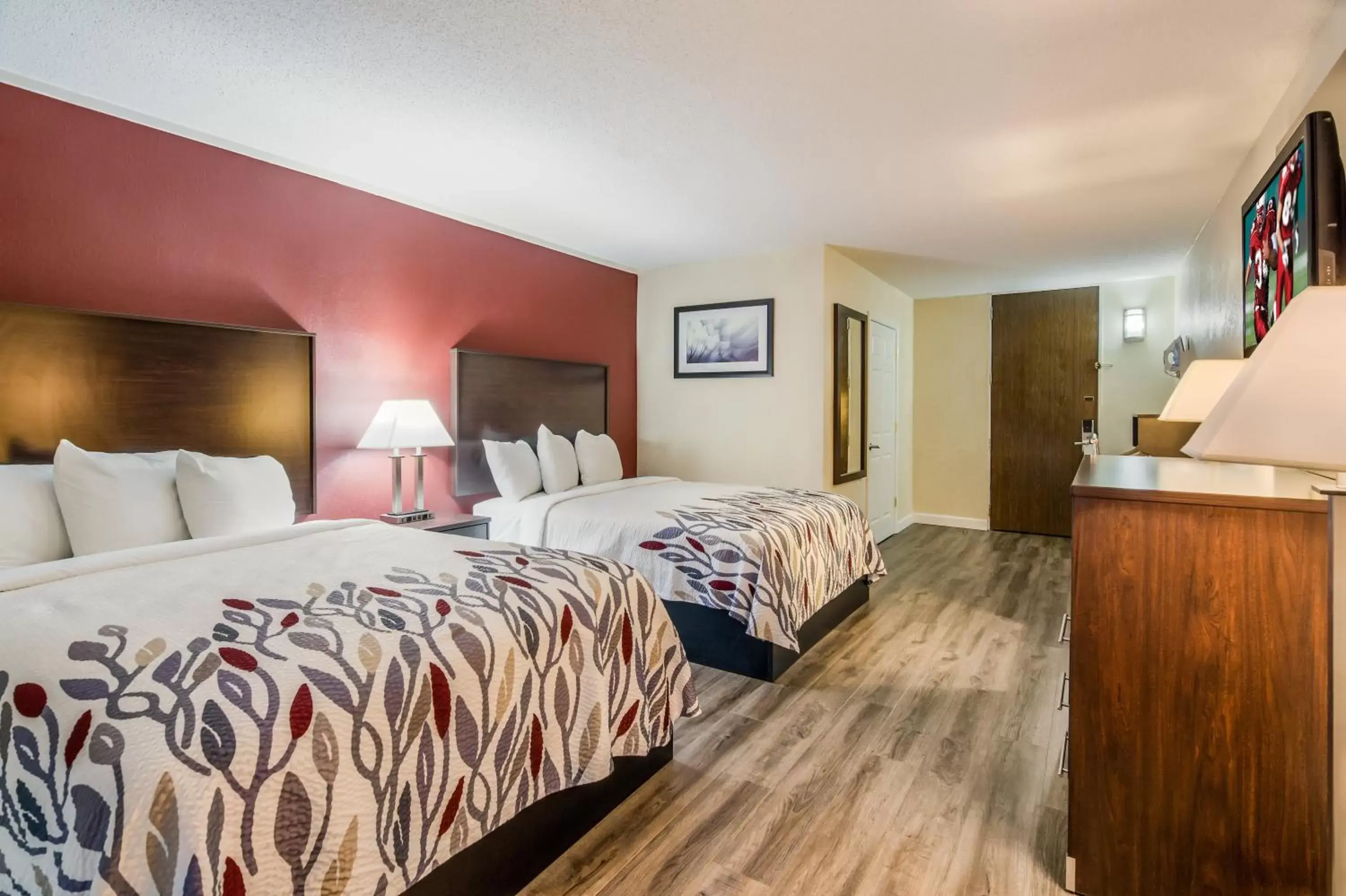 Superior Room with Two Queen Beds Disability Access Roll-In Shower Non-Smoking in Red Roof Inn Madison Heights, VA Superior Room with Two Queen Beds Disability Access Roll-In Shower Non-Smoking in Red Roof Inn Madison Heights, VA