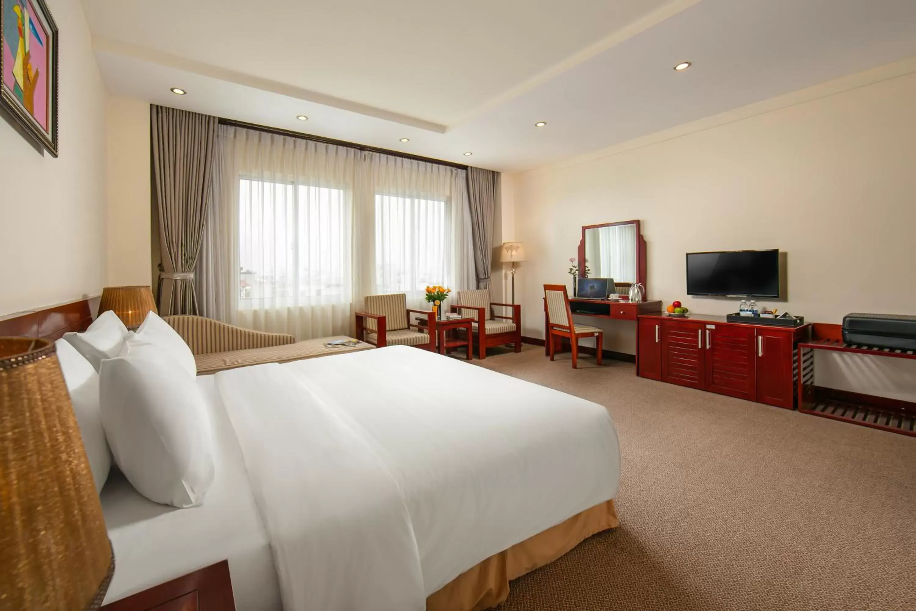 Large Double Room in A25 Hotel - 705 Lac Long Quan Large Double Room in A25 Hotel - 705 Lac Long Quan