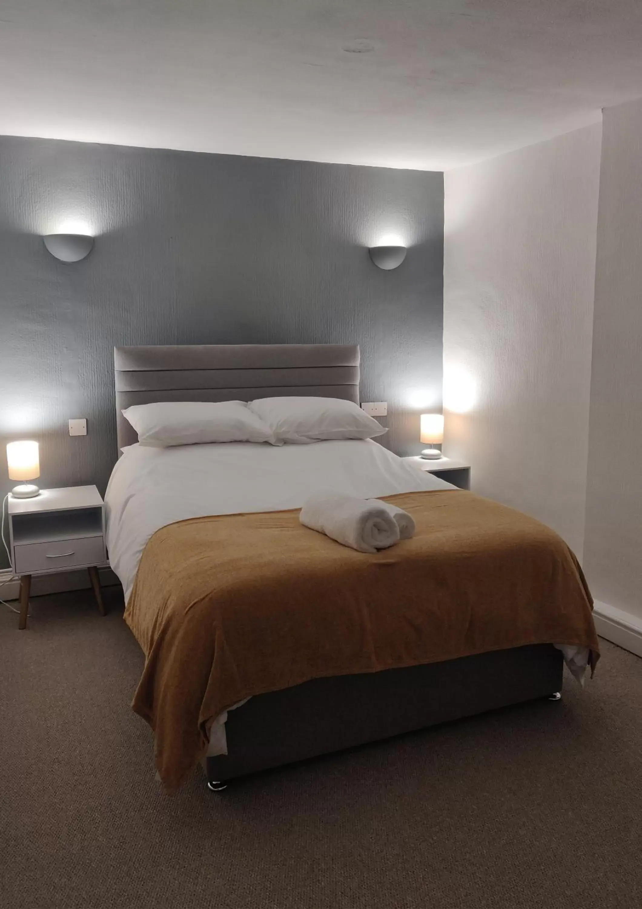 Standard Double Room - single occupancy in The Fox Standard Double Room - single occupancy in The Fox
