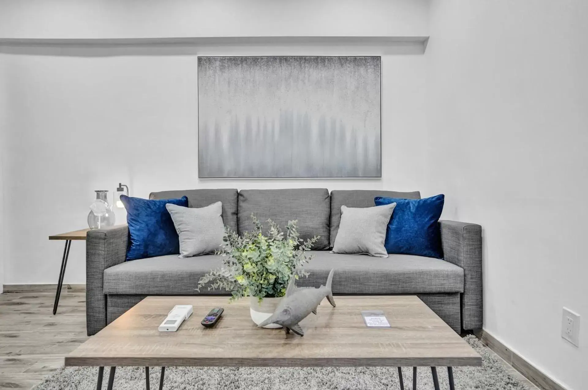 Apartment in Fillmore Suits Apartment in Fillmore Suits