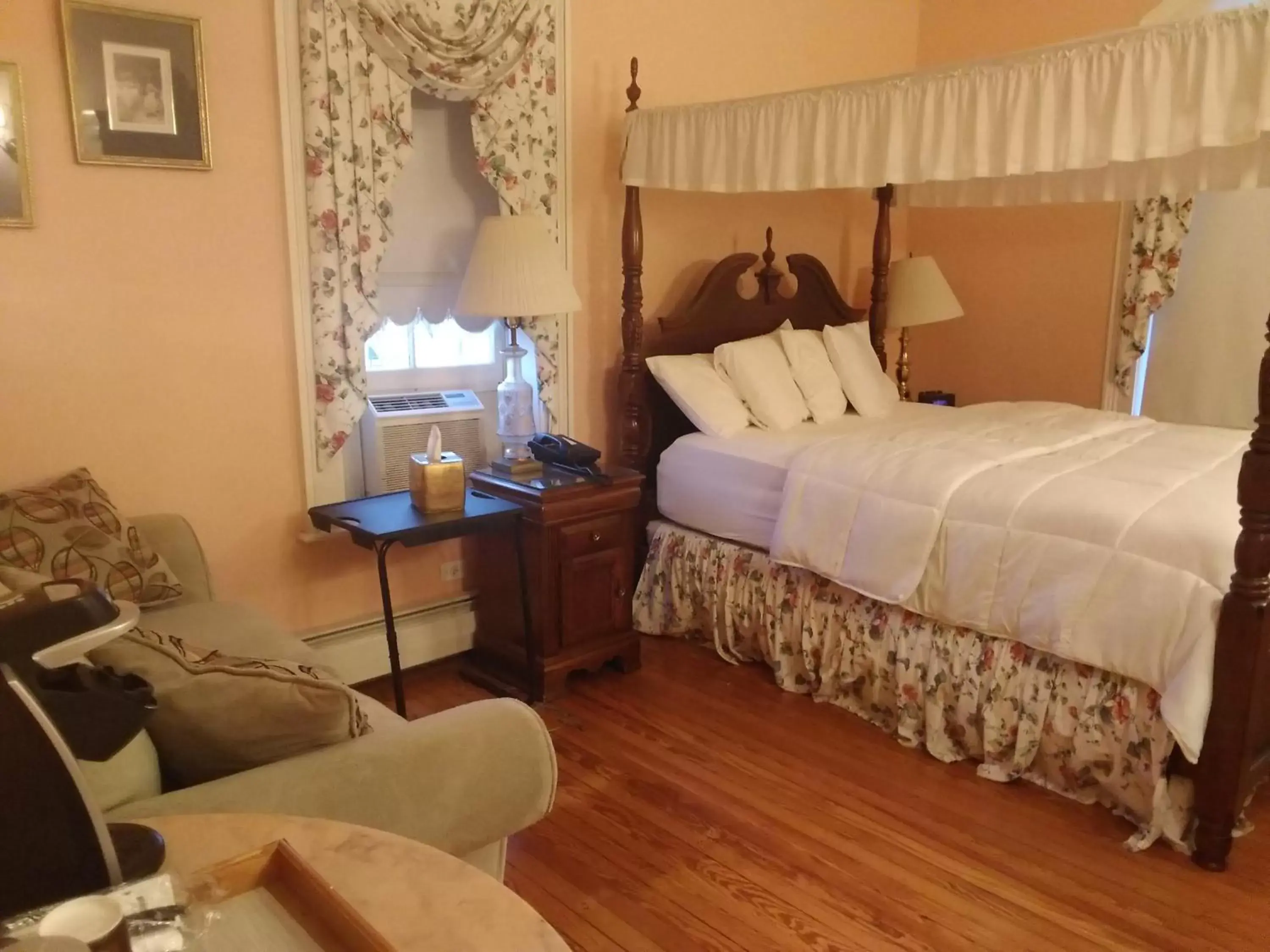 Deluxe Queen Room in Stay Saratoga Deluxe Queen Room in Stay Saratoga