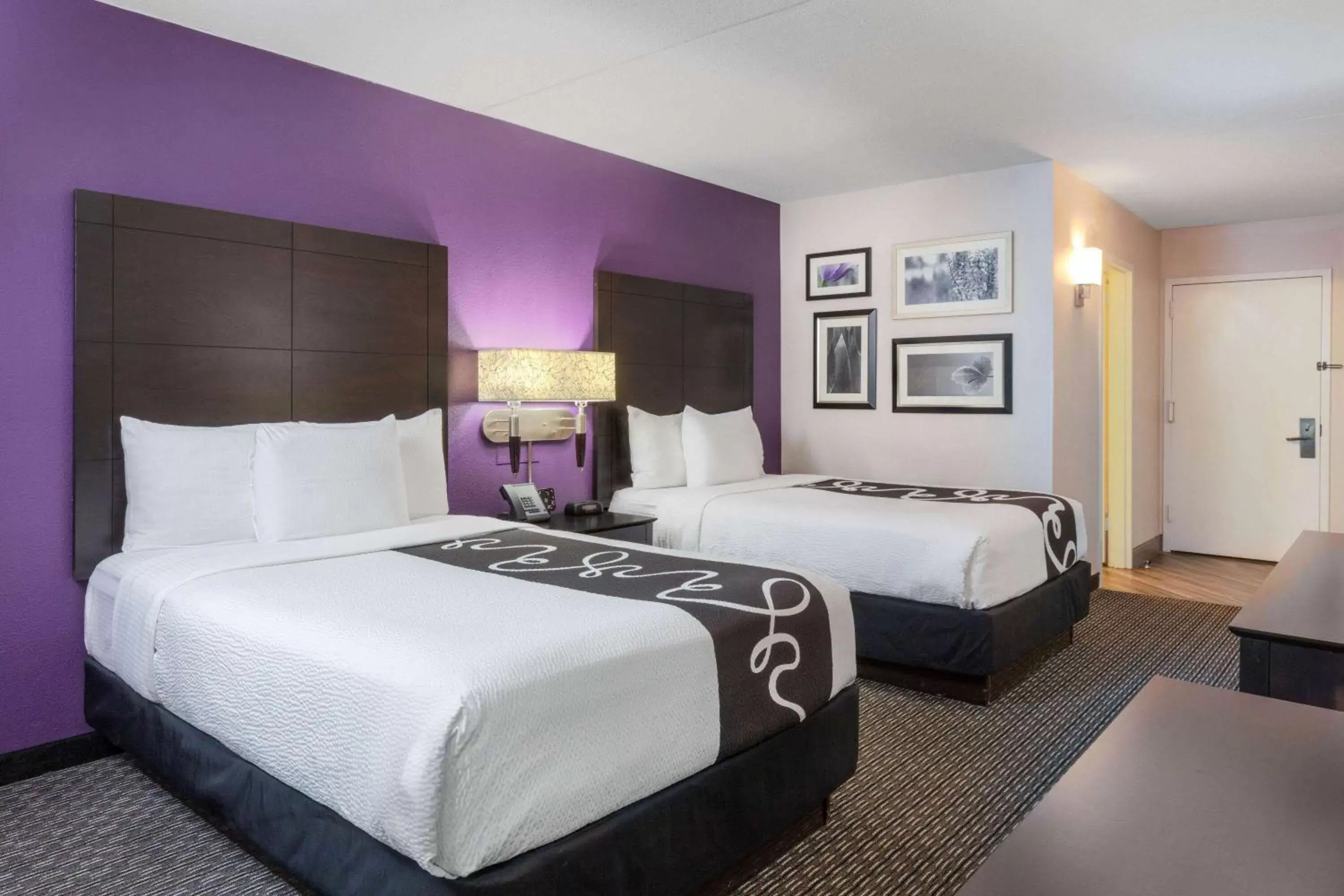Double Room with Two Double Beds or Two Queen Beds - Non-Smoking in La Quinta by Wyndham Clifton/Rutherford Double Room with Two Double Beds or Two Queen Beds - Non-Smoking in La Quinta by Wyndham Clifton/Rutherford