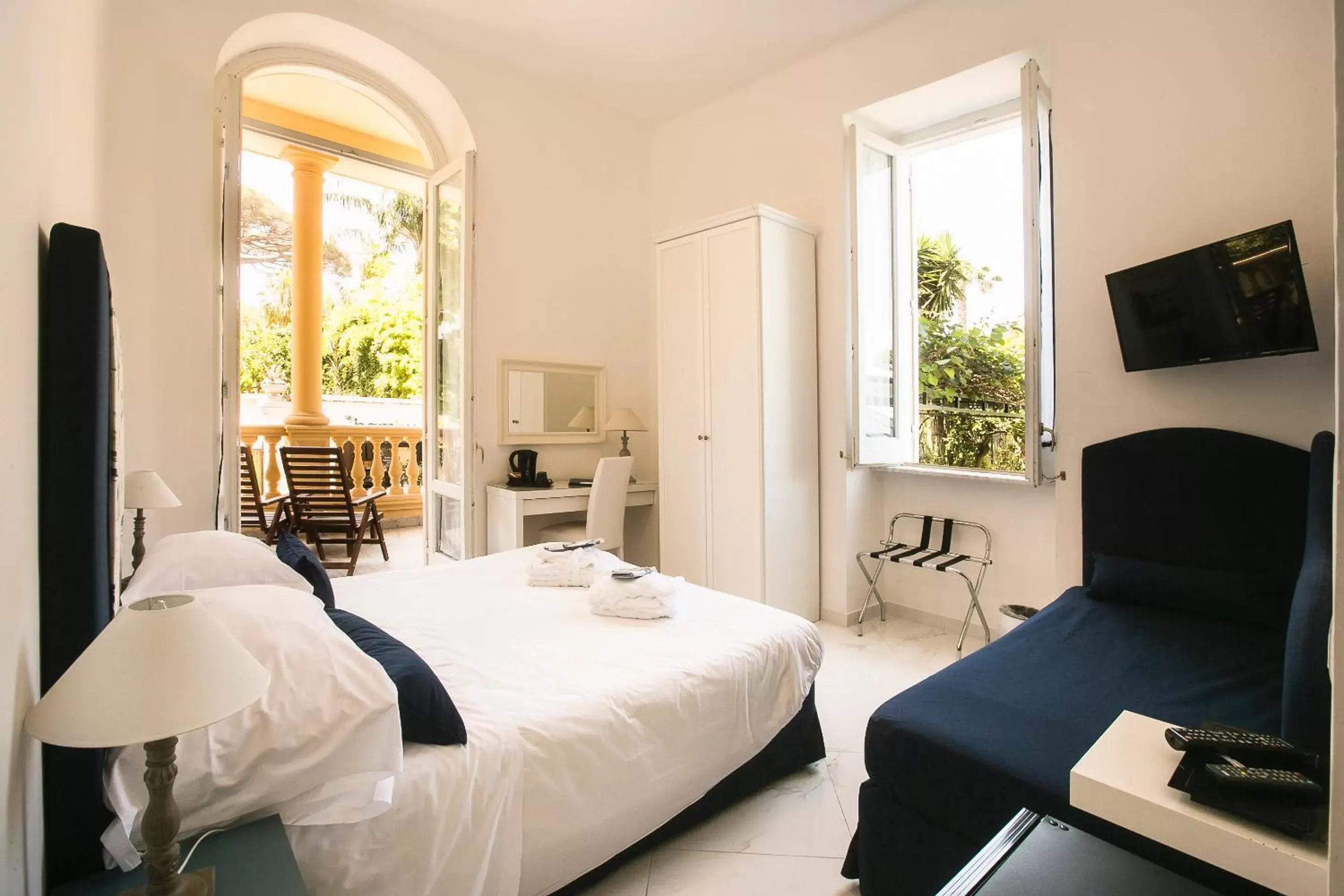 Superior Double or Twin Room with Terrace in Hotel Crawford Superior Double or Twin Room with Terrace in Hotel Crawford