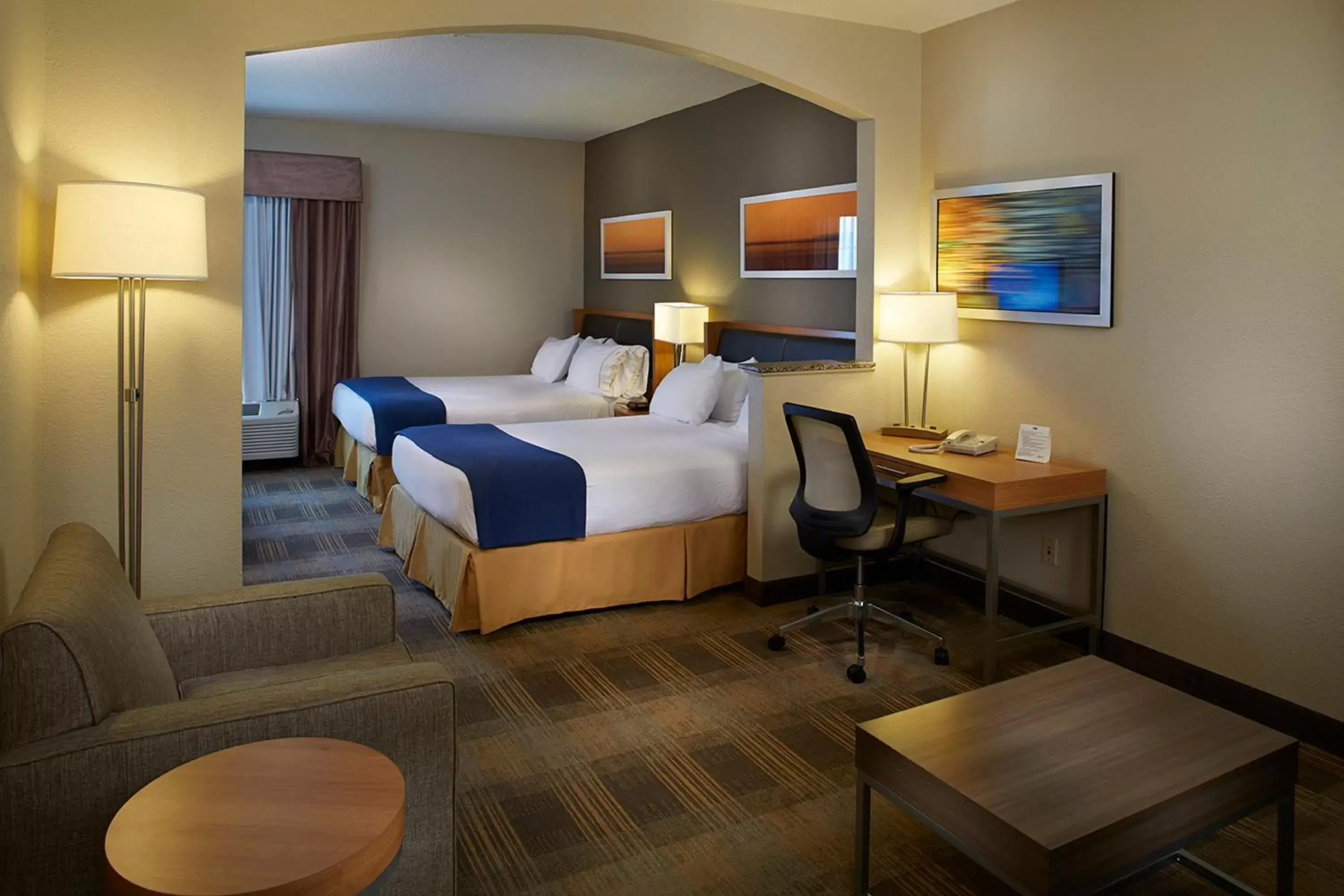 One-Bedroom Suite with Two Queen Beds in Holiday Inn Express & Suites Orangeburg by IHG One-Bedroom Suite with Two Queen Beds in Holiday Inn Express & Suites Orangeburg by IHG