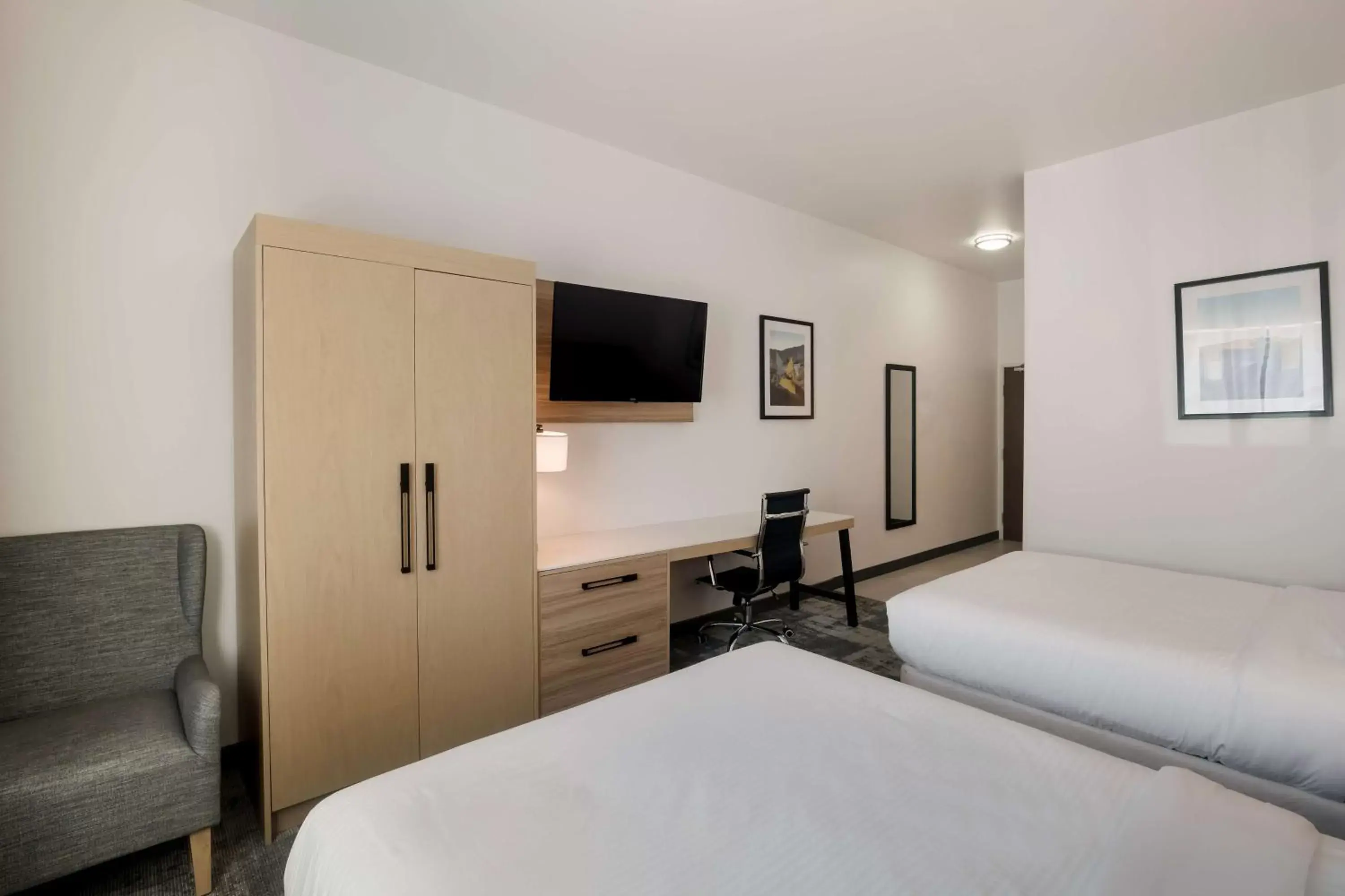 Queen Room with Two Queen Beds - Mobility Accessible in Best Western Colfax Queen Room with Two Queen Beds - Mobility Accessible in Best Western Colfax