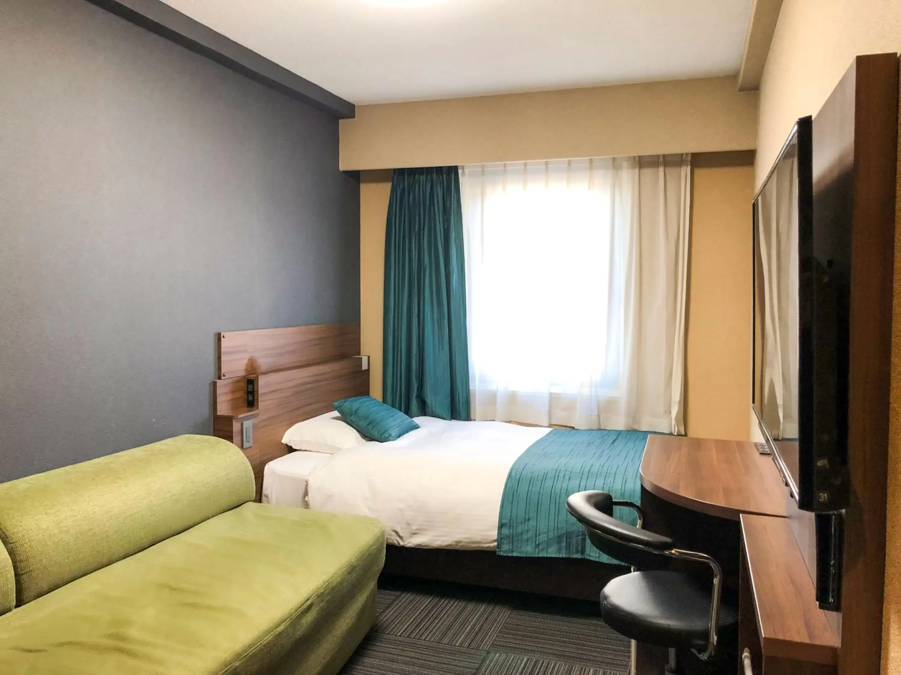 Single Room with Sofa Bed - single occupancy - Smoking in Hotel Sunroute Hikone Single Room with Sofa Bed - single occupancy - Smoking in Hotel Sunroute Hikone