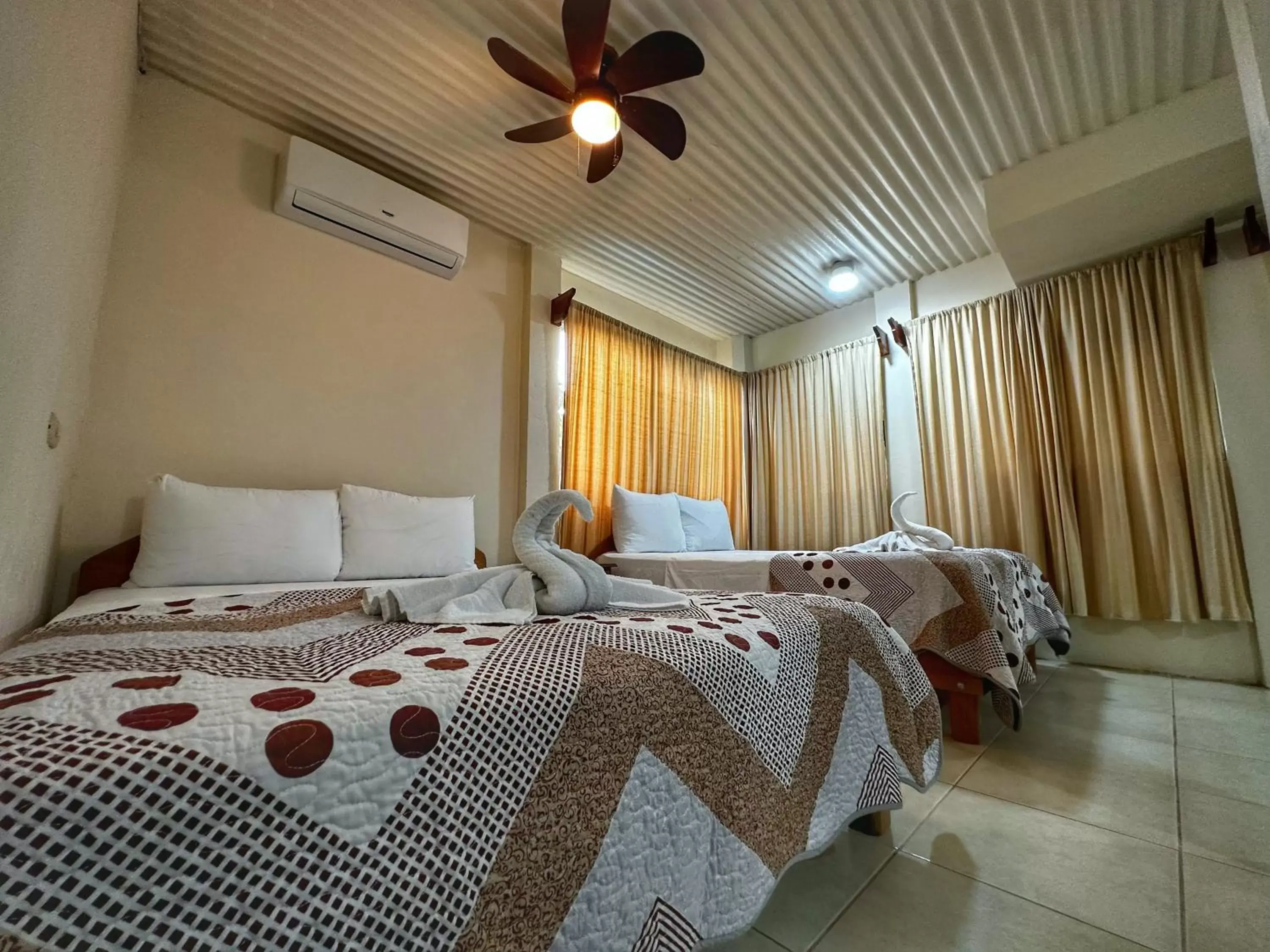 Triple Room in Loma Real Hot Springs Bed & Breakfast Triple Room in Loma Real Hot Springs Bed & Breakfast