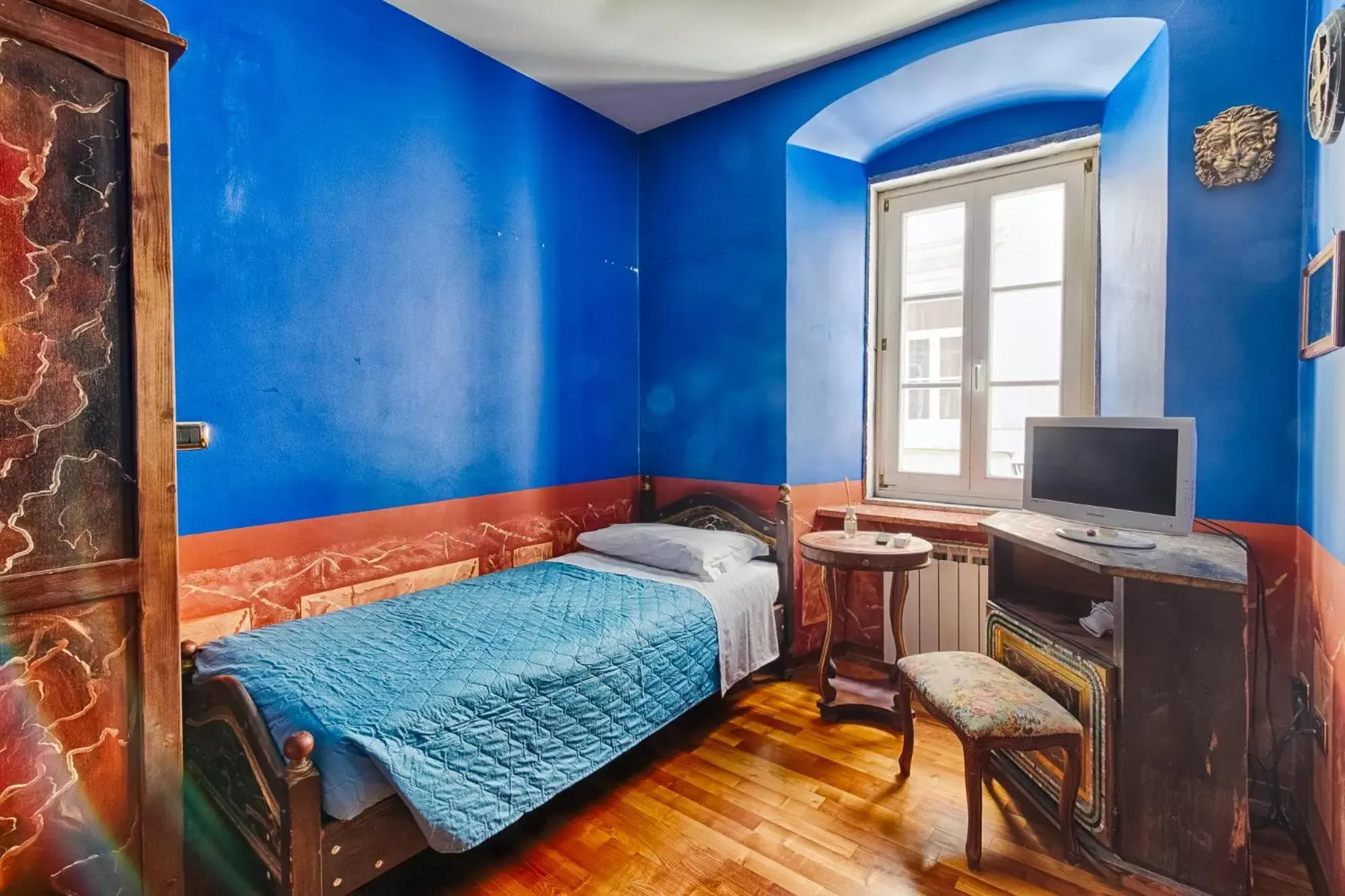 Single Room with External Bathroom in Hotel Portacavana Single Room with External Bathroom in Hotel Portacavana