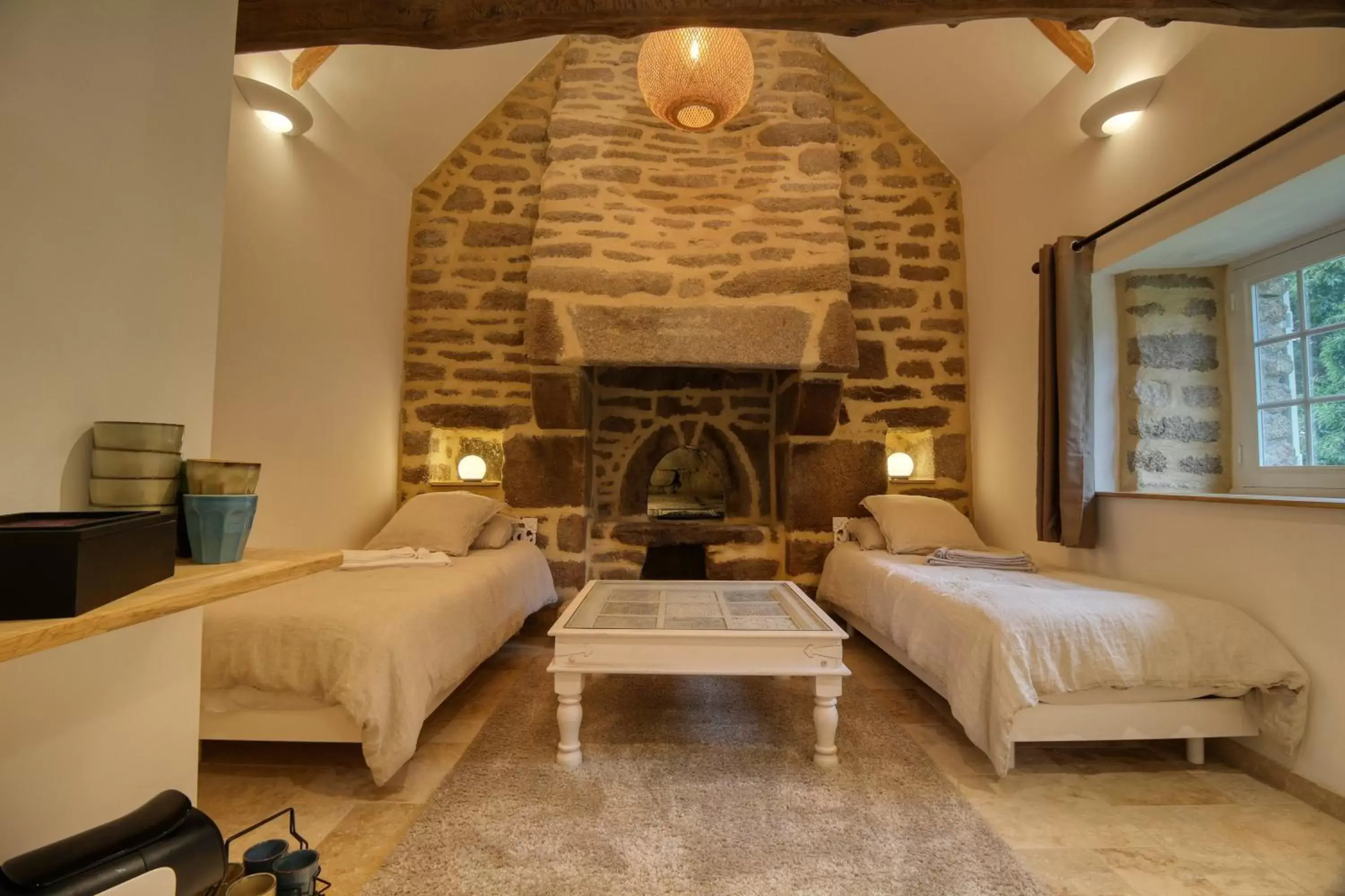 Cottage with Garden View in KERBELEG, ferme-manoir du XVè siècle, chambres grand confort Cottage with Garden View in KERBELEG, ferme-manoir du XVè siècle, chambres grand confort