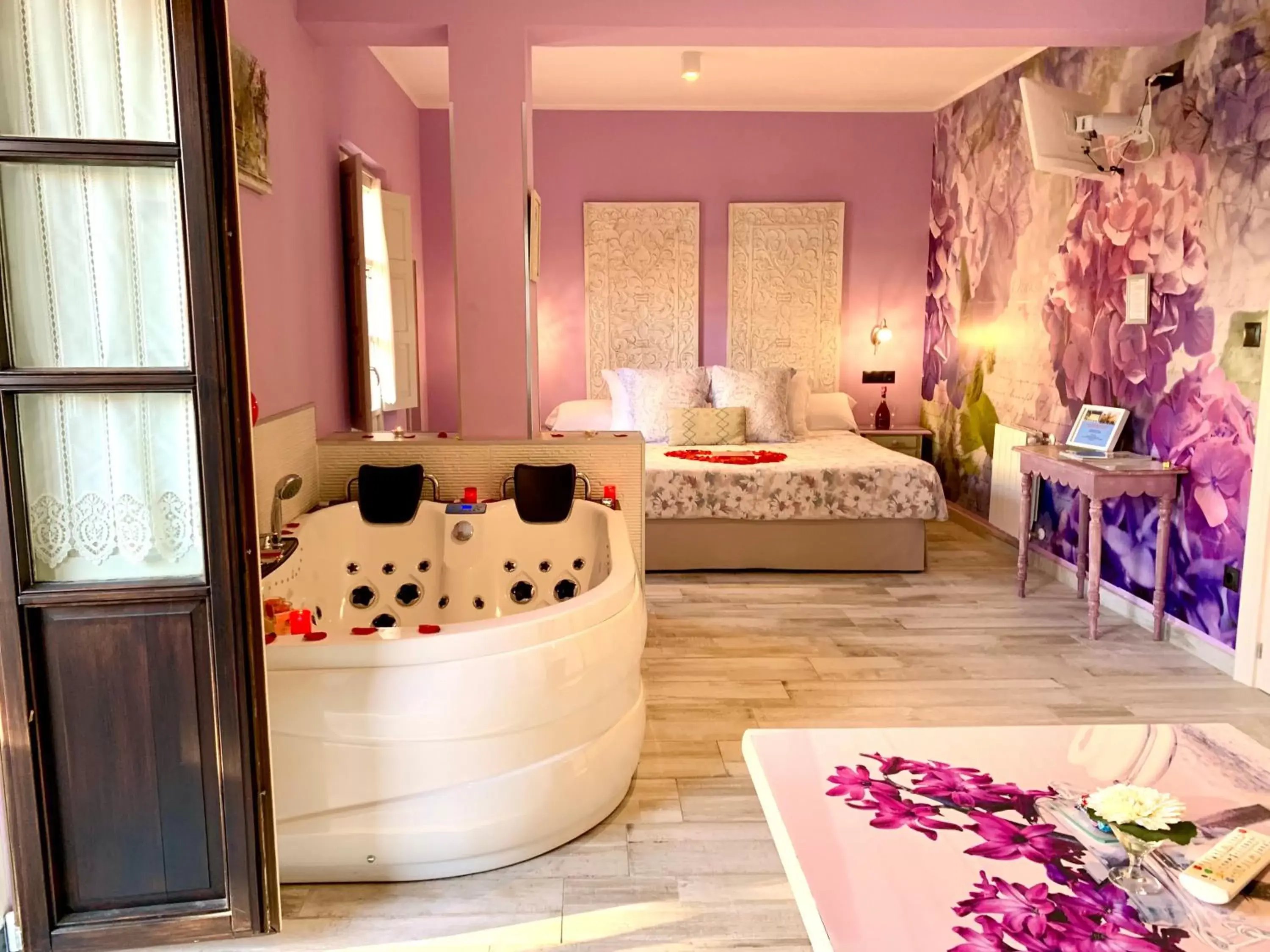 Akla Suites con Jacuzzi Santillana Akla Suites con Jacuzzi Santillana