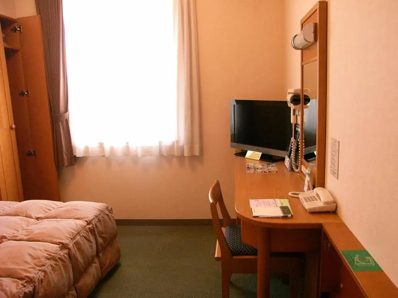 Single Room - single occupancy - Non-Smoking in Hotel Route-Inn Aso Kumamoto Airport Ekimae Single Room - single occupancy - Non-Smoking in Hotel Route-Inn Aso Kumamoto Airport Ekimae