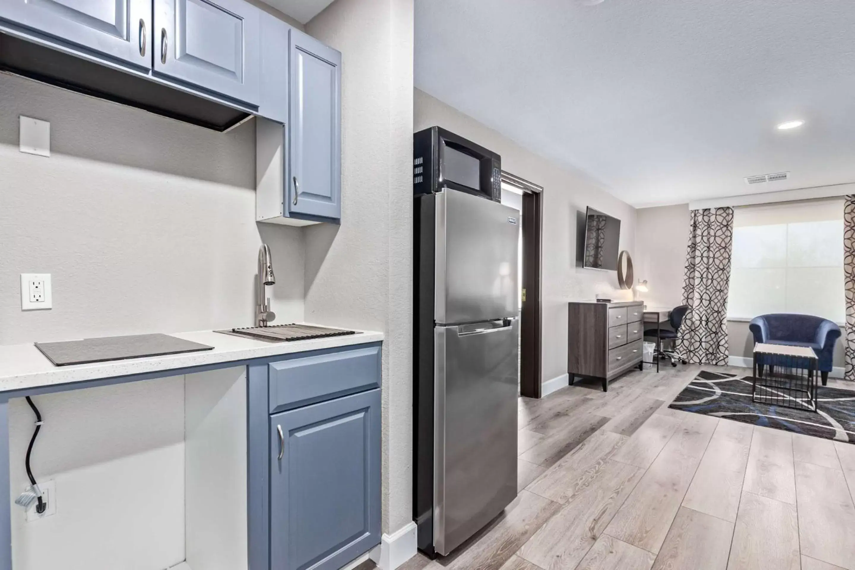 Presidential King Suite with Sofa Bed in Fountain Park Hotel BW Signature Collection Presidential King Suite with Sofa Bed in Fountain Park Hotel BW Signature Collection