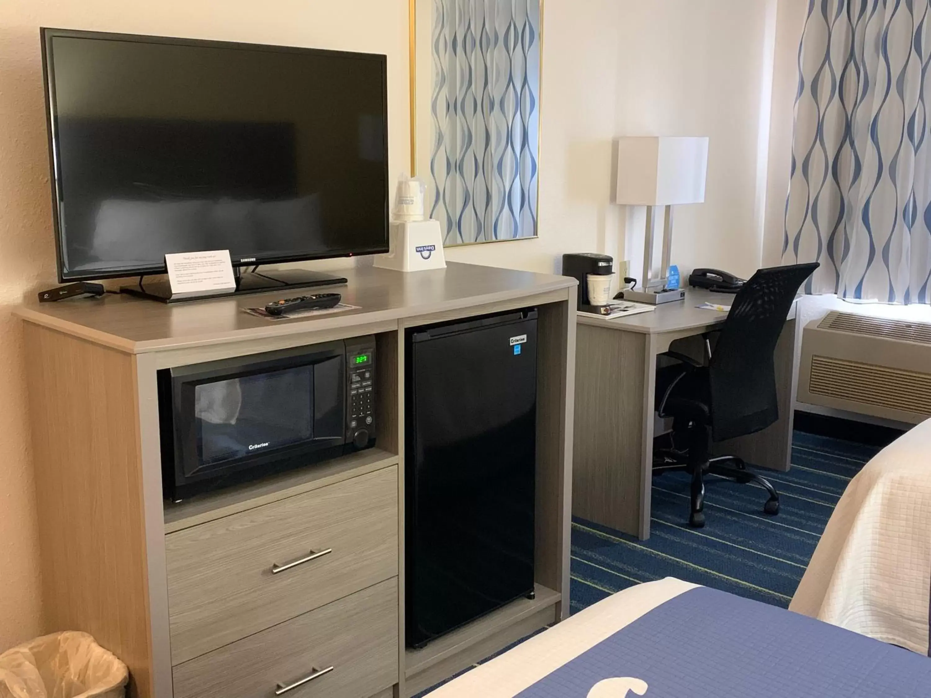 King Room - Non-Smoking in Days Inn by Wyndham Hinckley King Room - Non-Smoking in Days Inn by Wyndham Hinckley