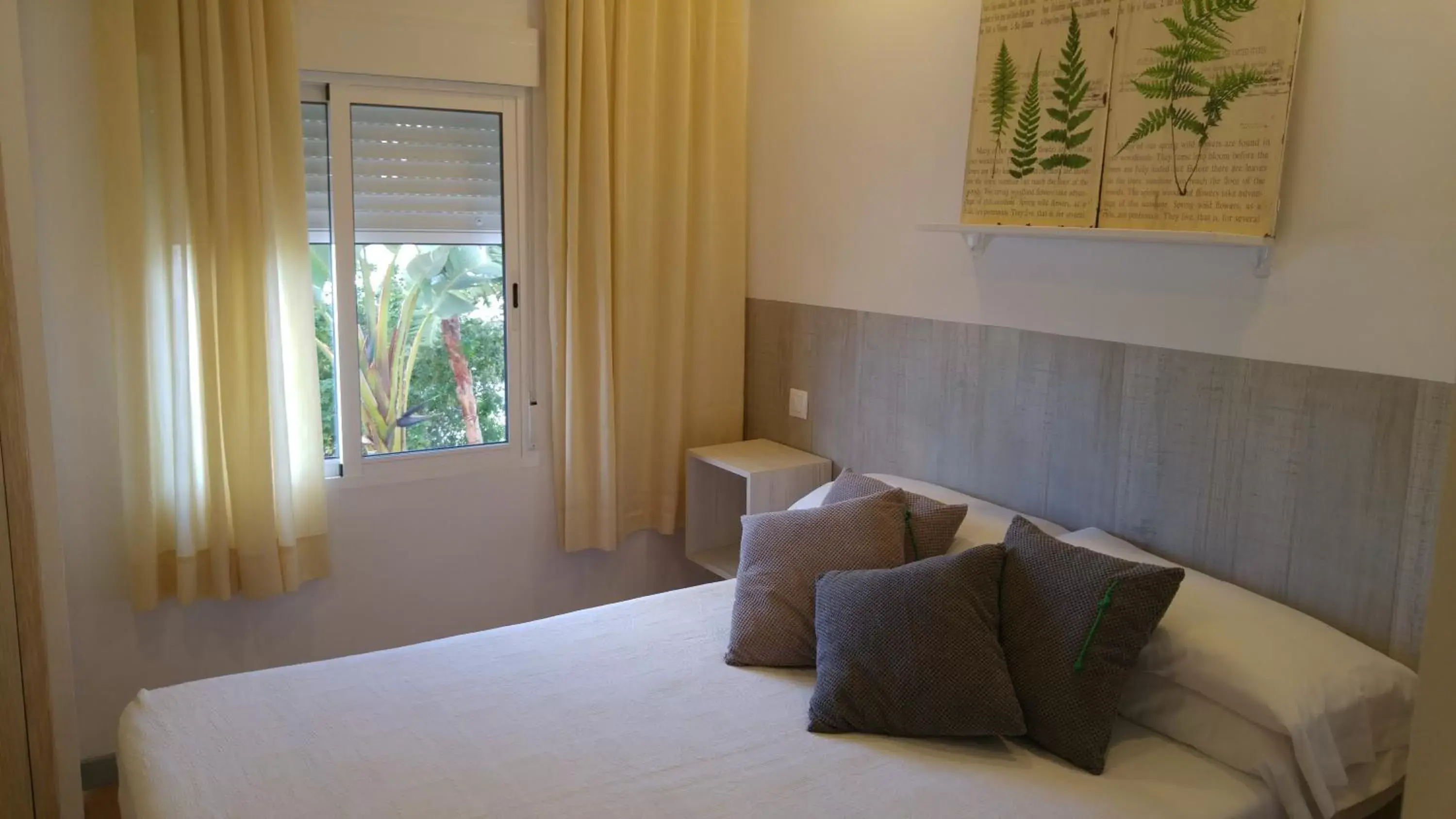 Single Room in Campomar Playa Single Room in Campomar Playa