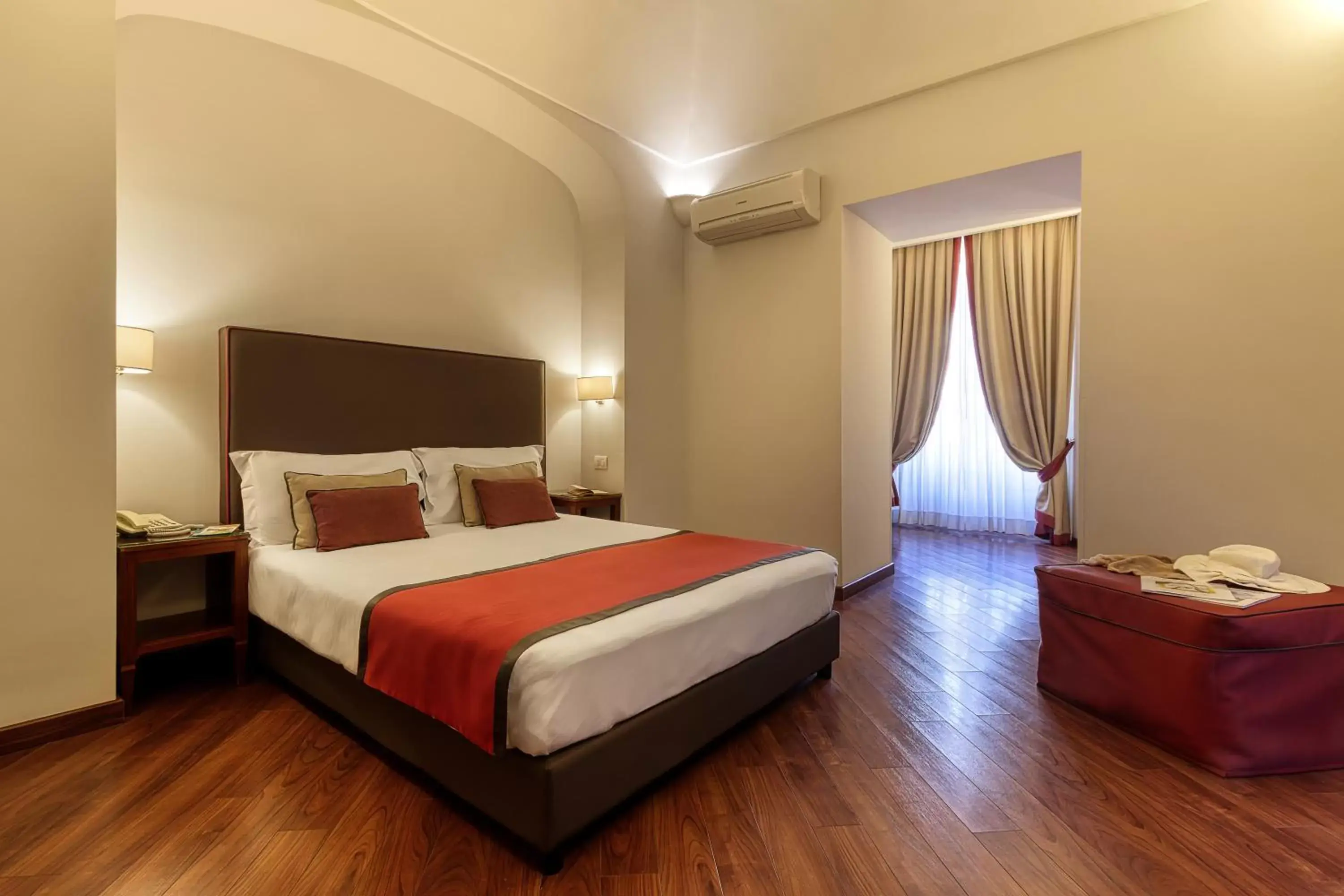 Superior Triple Room in Decumani Hotel De Charme Superior Triple Room in Decumani Hotel De Charme