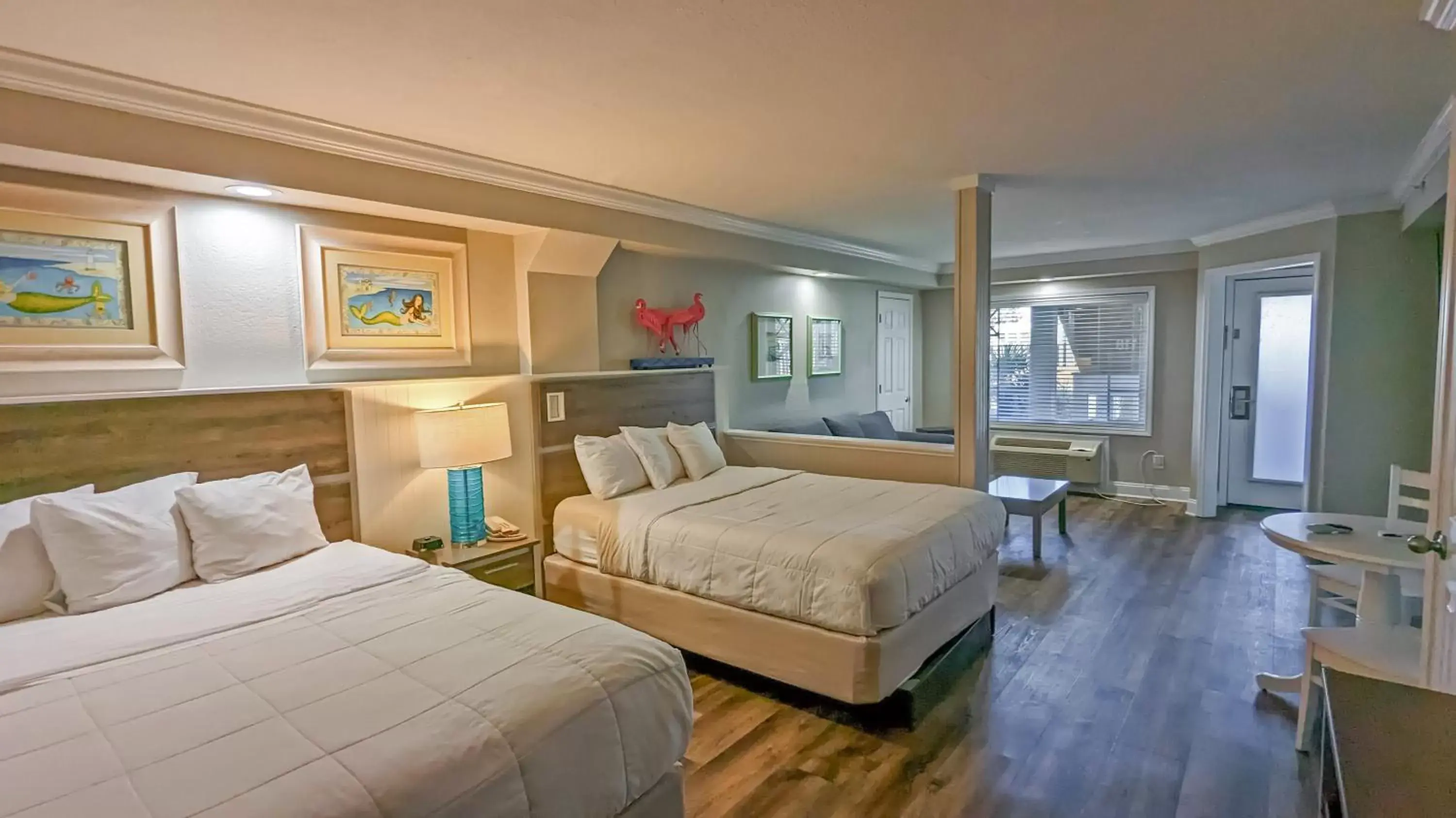 Island Palm Double with Two Queen Beds in Islander Hotel & Resort Island Palm Double with Two Queen Beds in Islander Hotel & Resort