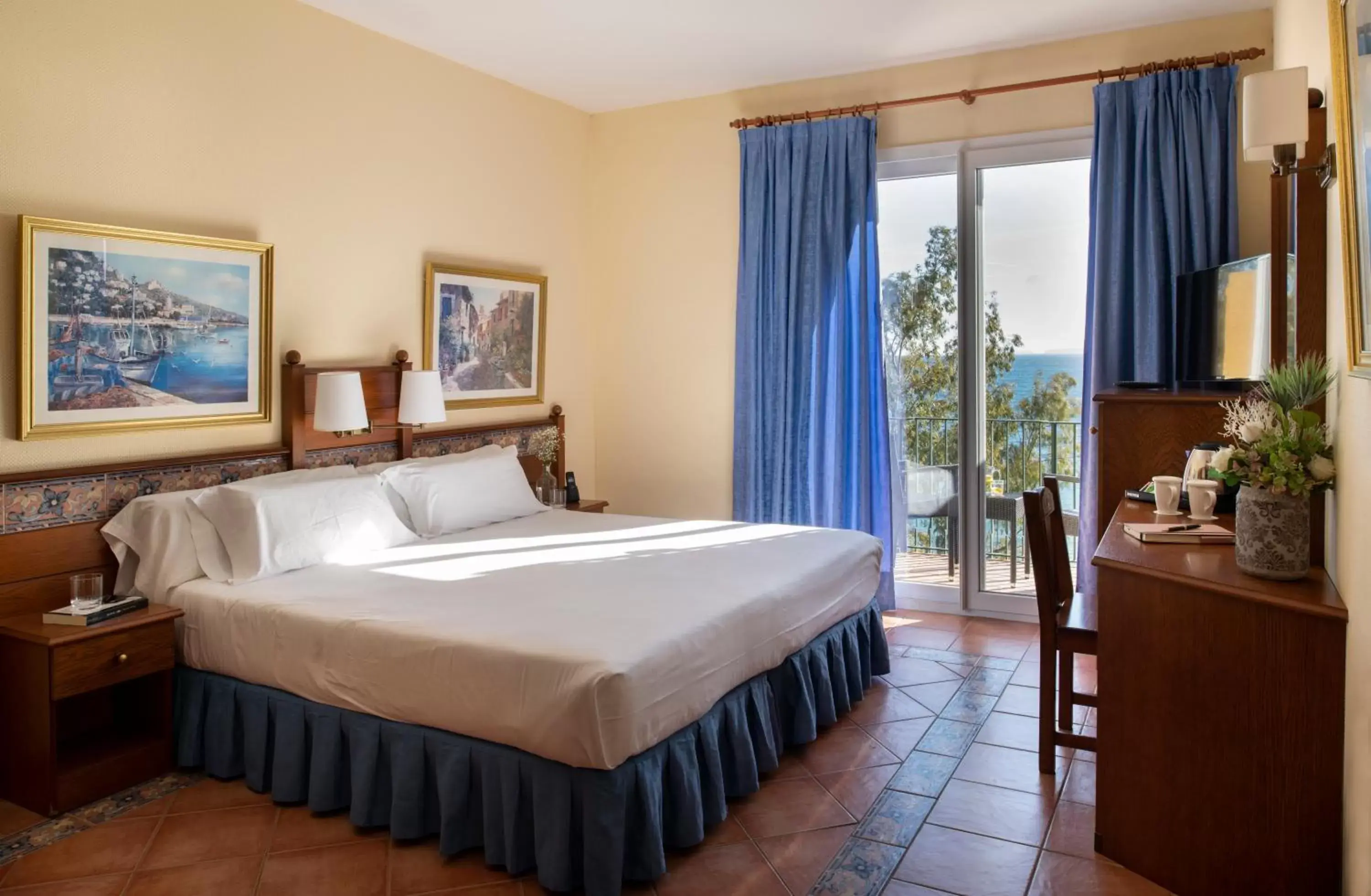 Double Room with Sea View in Hotel Roses Platja Double Room with Sea View in Hotel Roses Platja