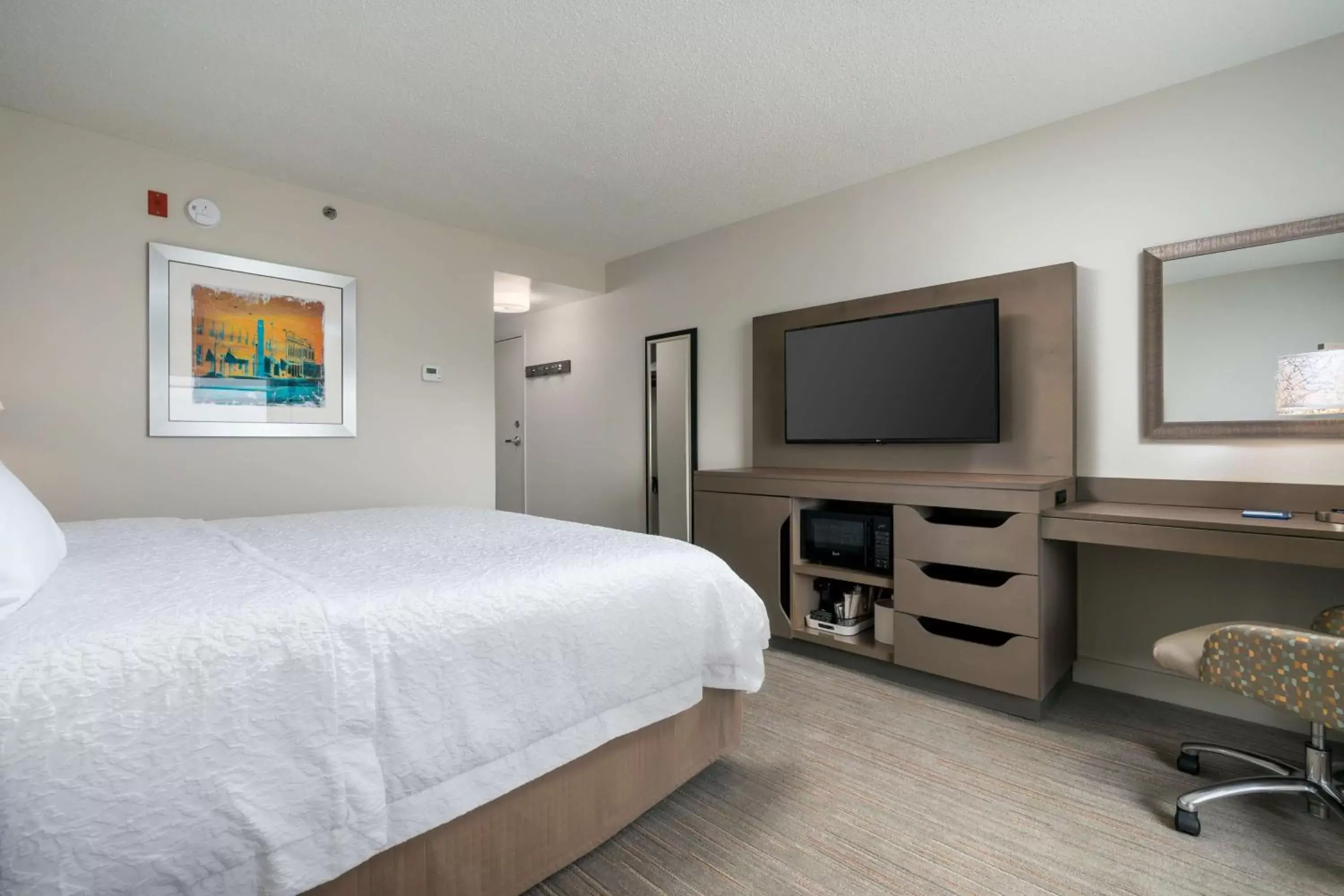 King Room with King Bed - Non-Smoking in Hampton Inn - Springfield King Room with King Bed - Non-Smoking in Hampton Inn - Springfield