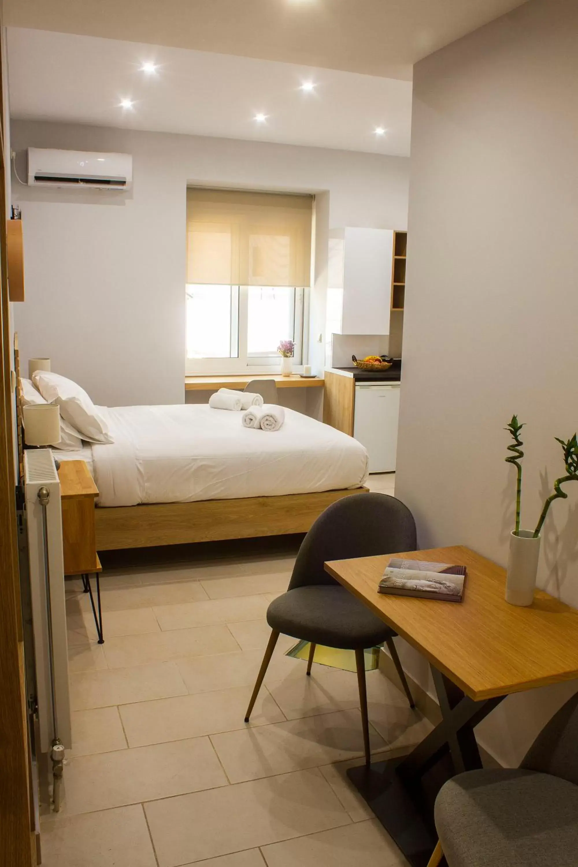 Double Room in 12 Keys Athens Apartments Double Room in 12 Keys Athens Apartments