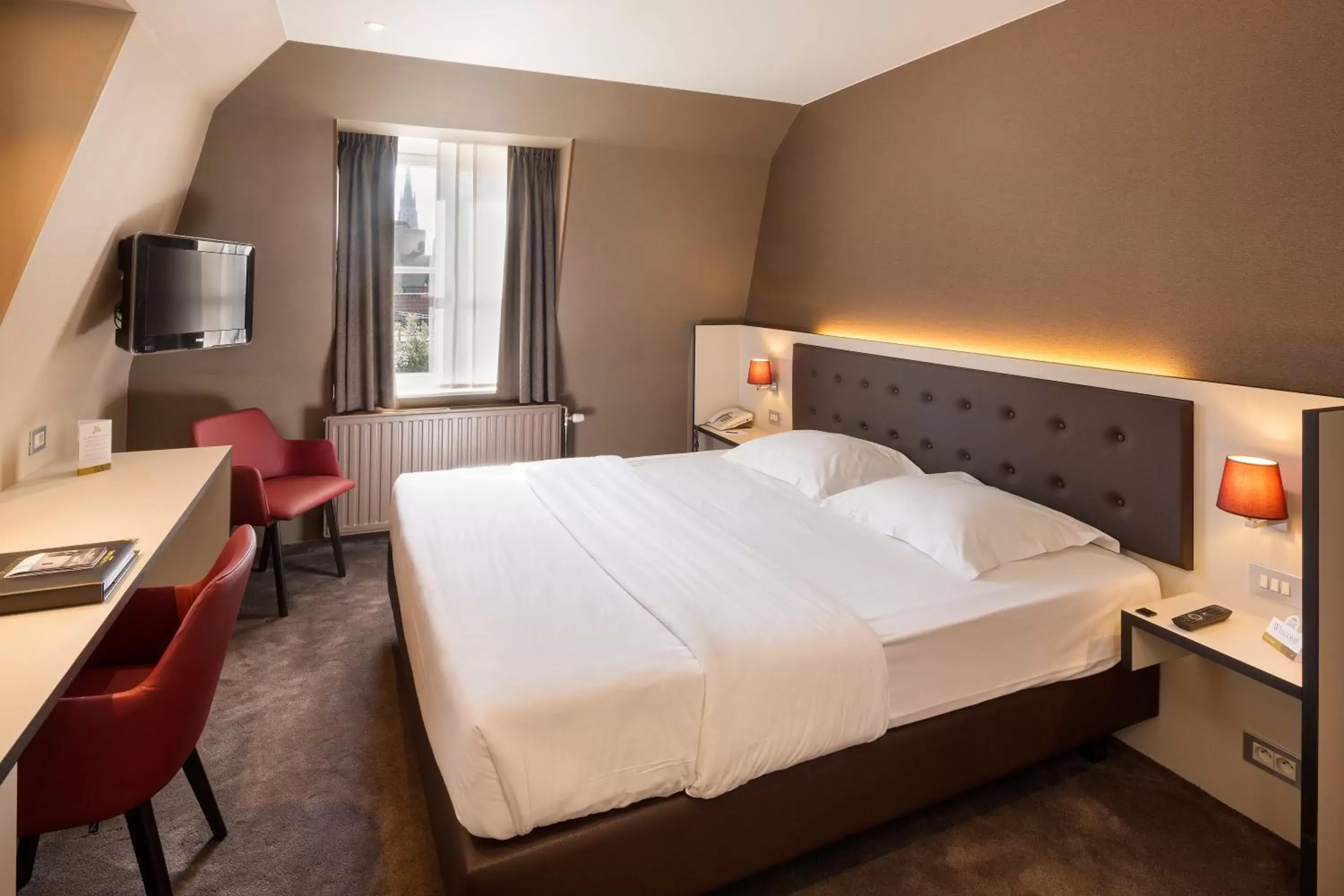 Double or Twin Room with City View in Hotel Navarra Brugge Double or Twin Room with City View in Hotel Navarra Brugge