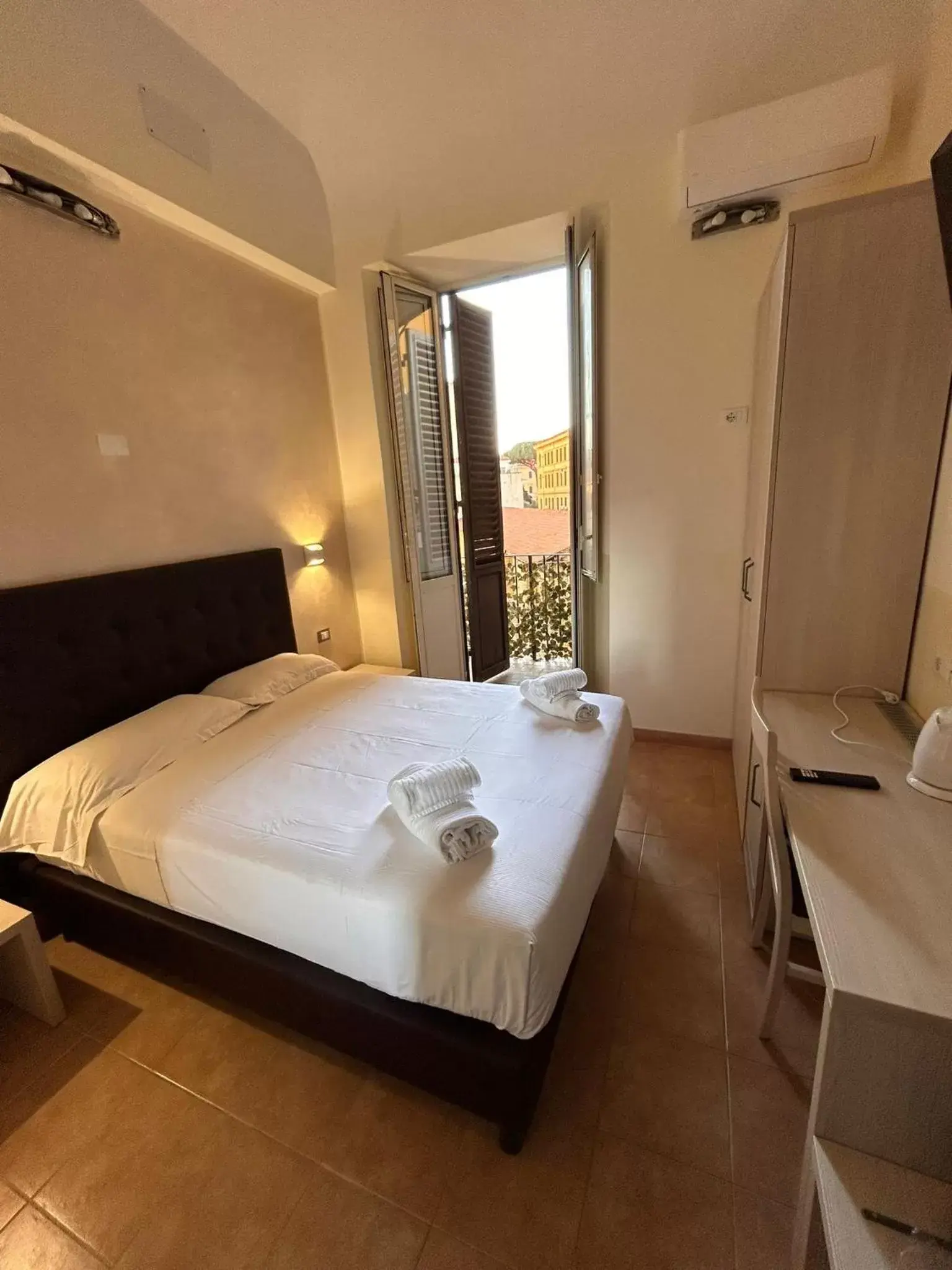 King Room with Balcony in Conte GuestHouse King Room with Balcony in Conte GuestHouse