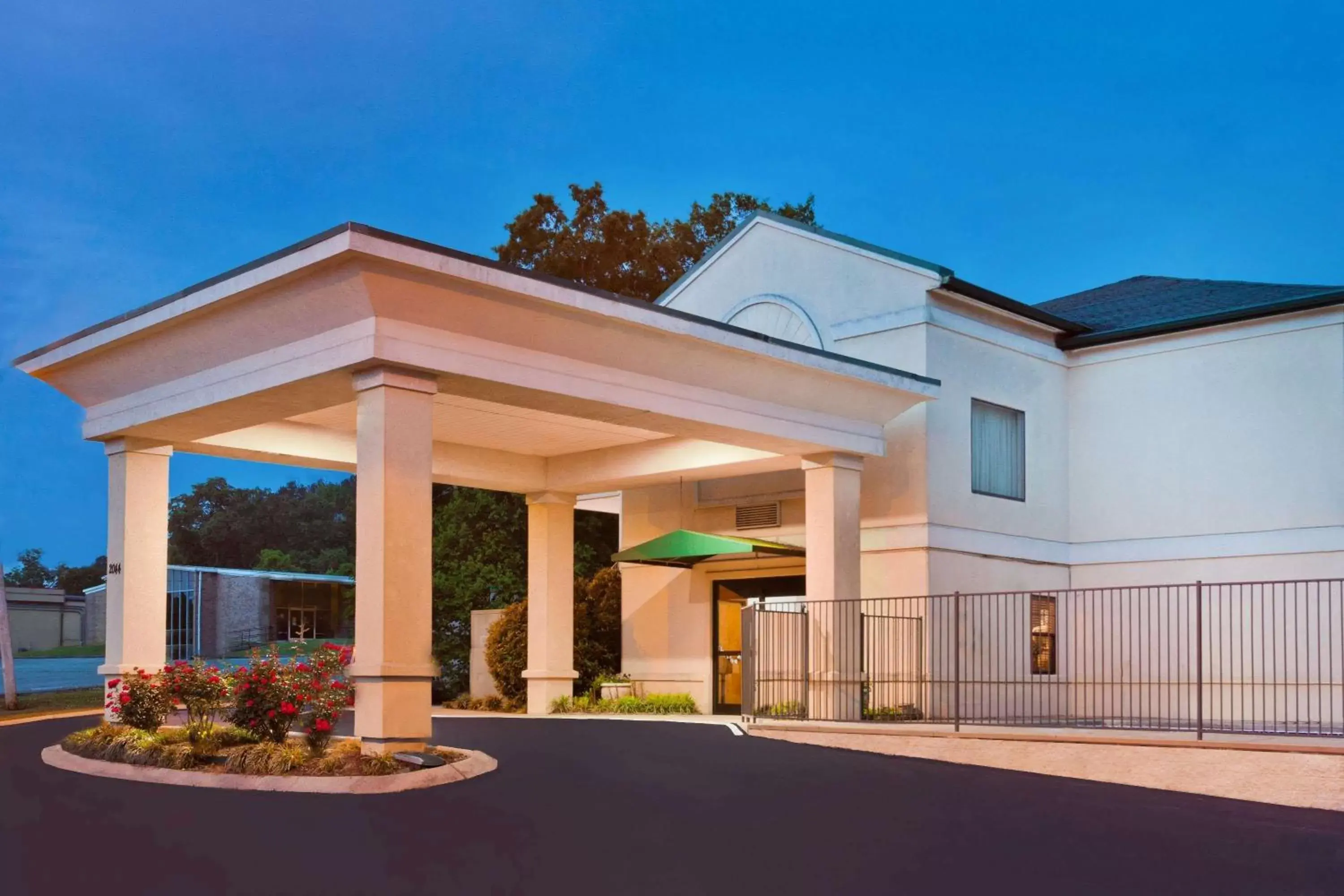 Super 8 by Wyndham Ft. Oglethorpe GA/Chatt TN Area Super 8 by Wyndham Ft. Oglethorpe GA/Chatt TN Area