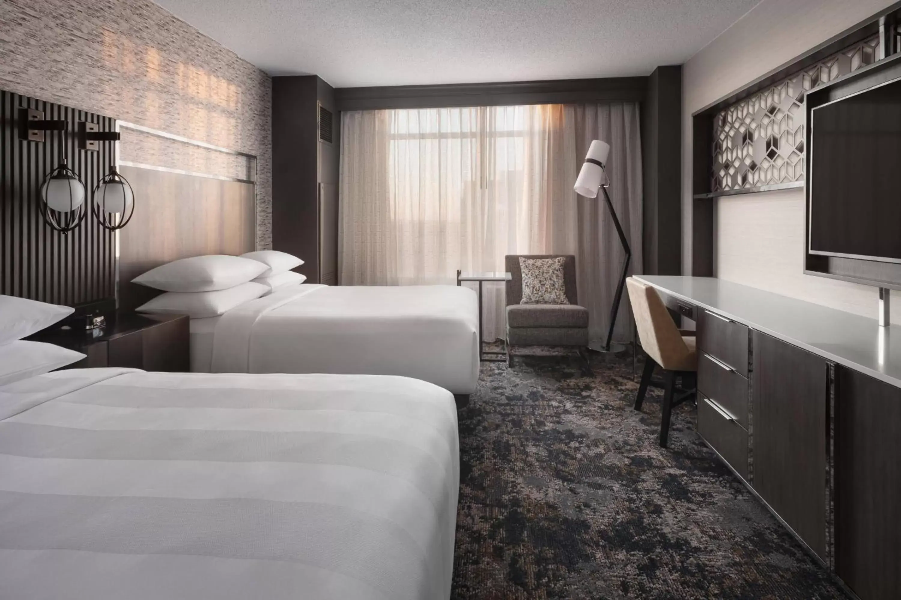 Queen Room with Two Queen Beds and Adapted Tub - Mobility and Hearing Accessible in Bridgewater Marriott Queen Room with Two Queen Beds and Adapted Tub - Mobility and Hearing Accessible in Bridgewater Marriott