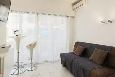 Studio carré d'or situé à 50 m de la plage Studio carré d'or situé à 50 m de la plage