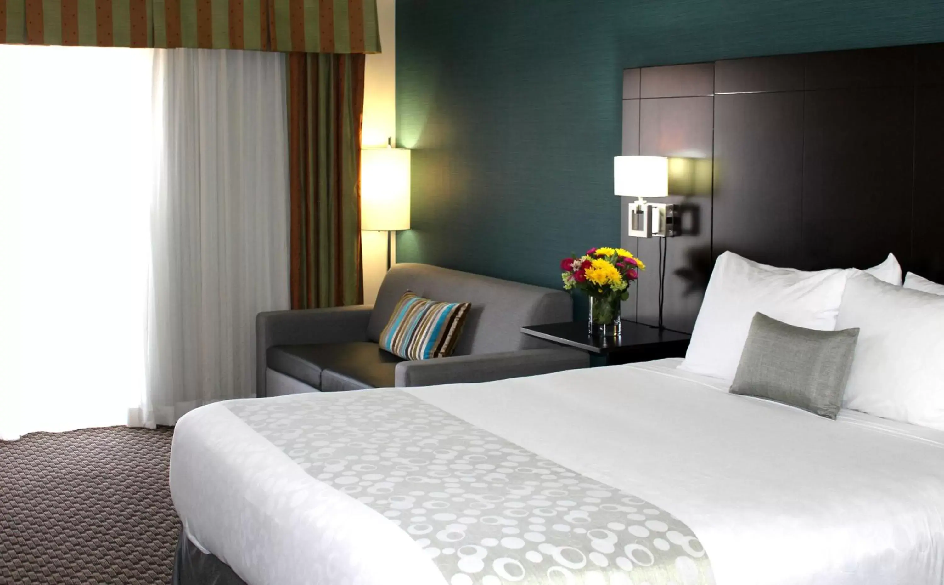 King Room with Bath Tub - Disability Access in Best Western PLUS La Mesa San Diego King Room with Bath Tub - Disability Access in Best Western PLUS La Mesa San Diego