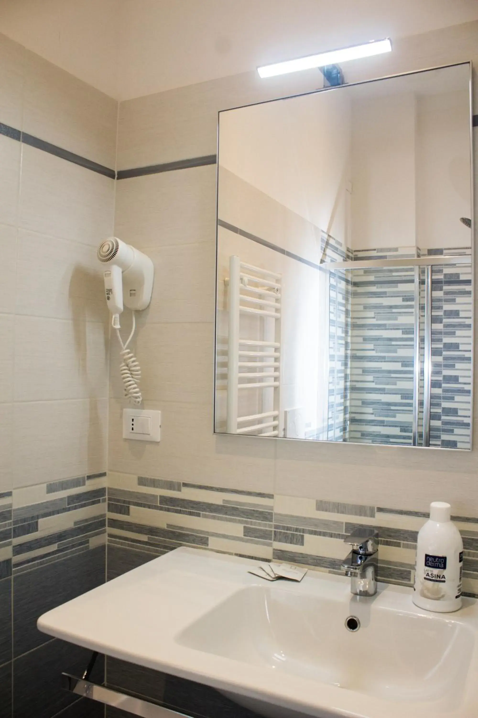 Triple Room in Hotel Sant'Orsola City House Collection by GSA Hotels Triple Room in Hotel Sant'Orsola City House Collection by GSA Hotels