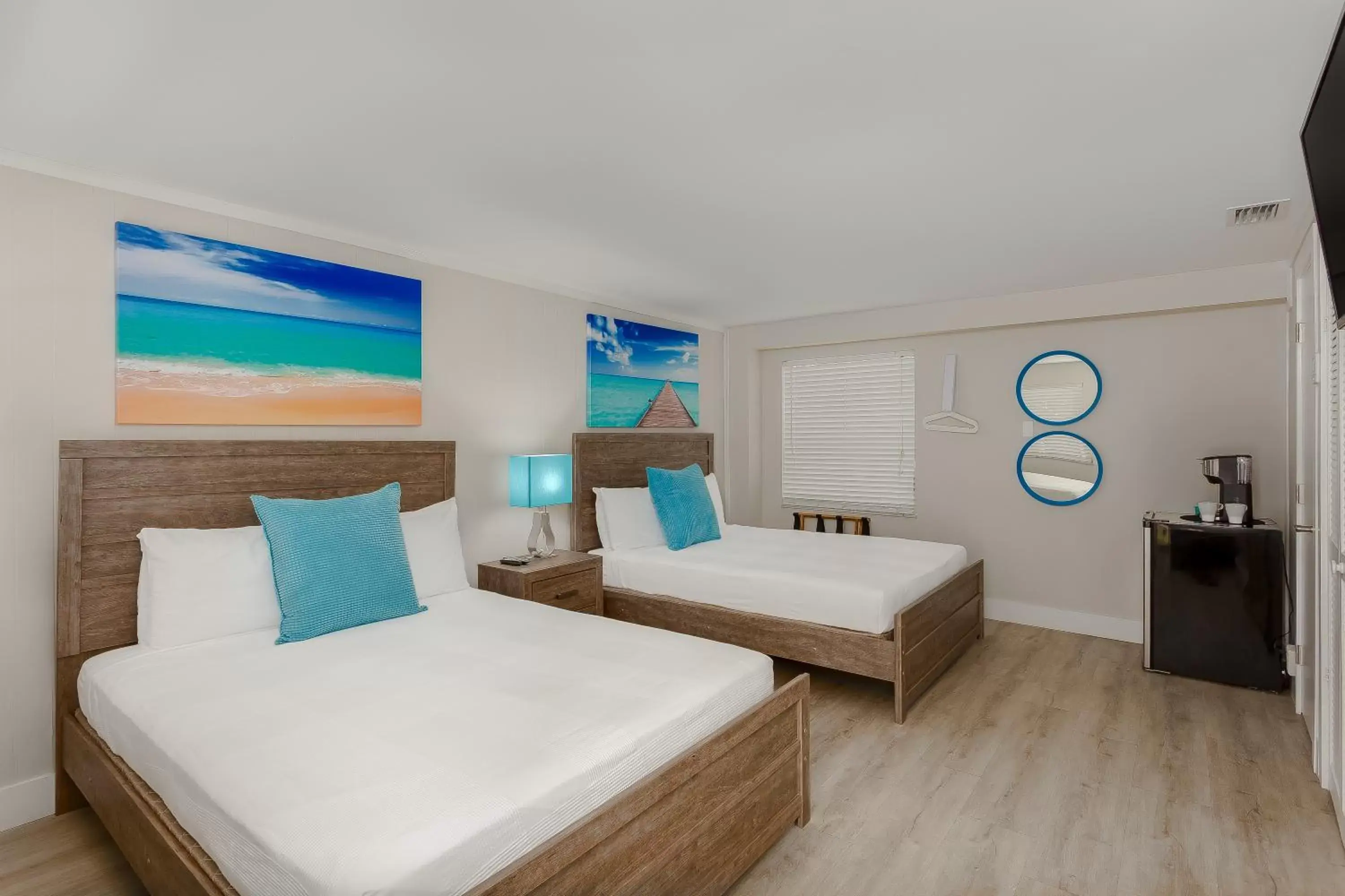 Standard Queen Room with Two Queen Beds in Drift Hotel Standard Queen Room with Two Queen Beds in Drift Hotel