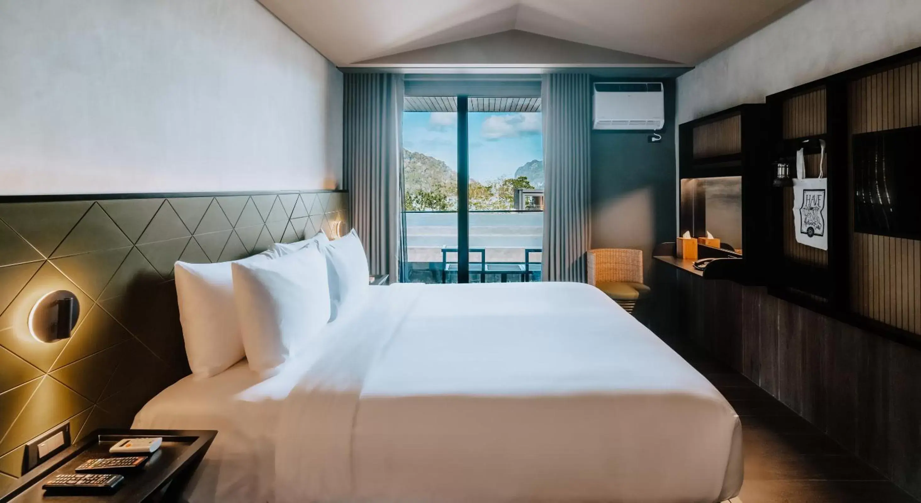 The Funny Lion - El Nido The Funny Lion - El Nido