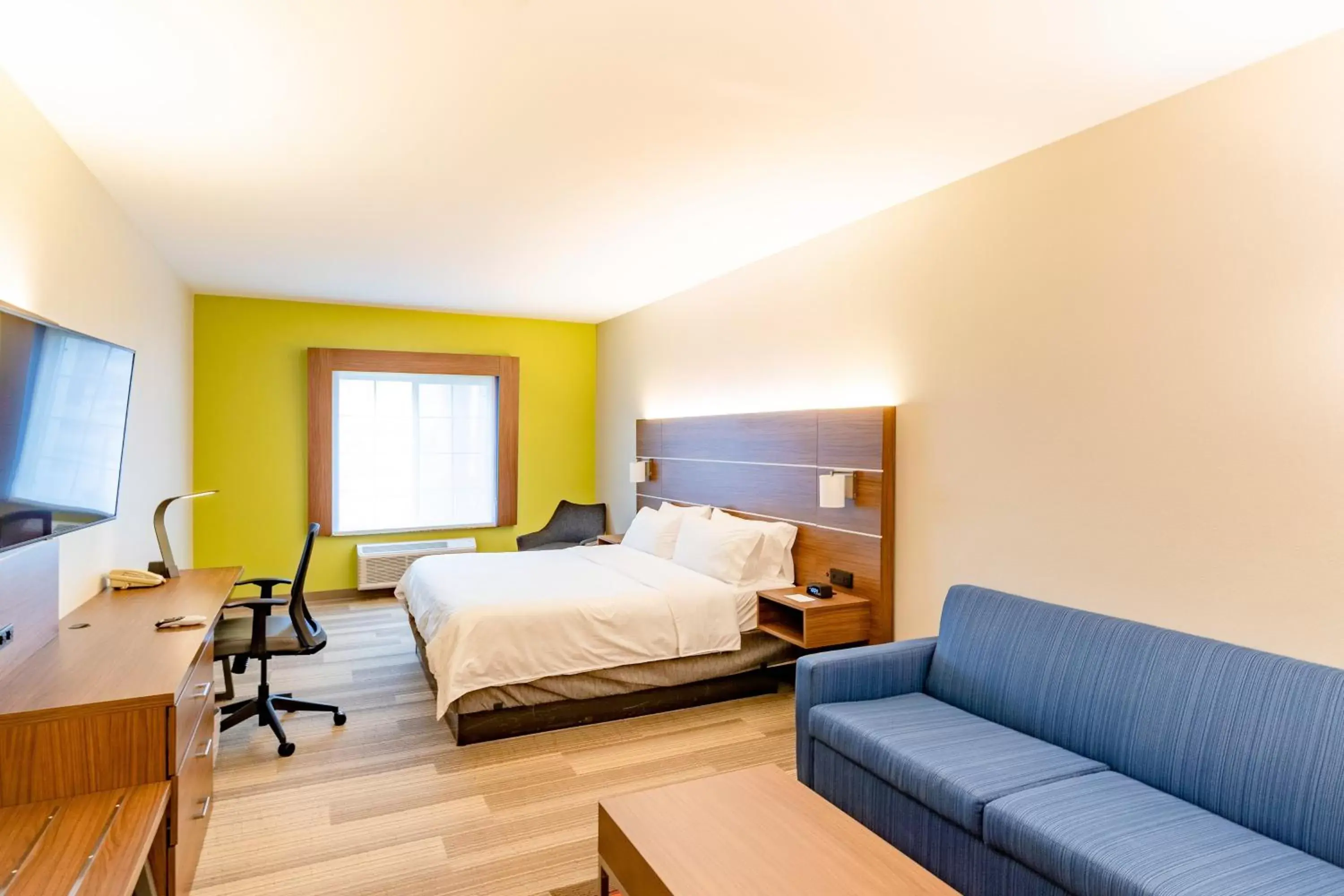 King Suite - Non-Smoking in Holiday Inn Express Hereford by IHG King Suite - Non-Smoking in Holiday Inn Express Hereford by IHG