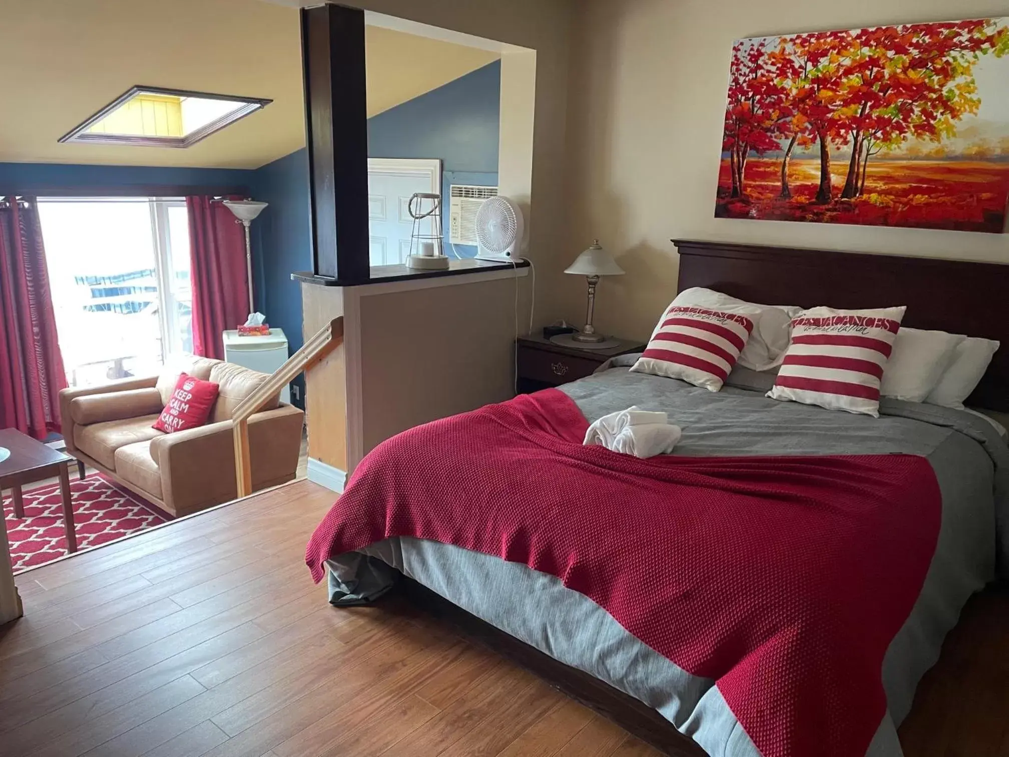 Suite with Lake View in Auberge et Chalets sur le Lac Suite with Lake View in Auberge et Chalets sur le Lac