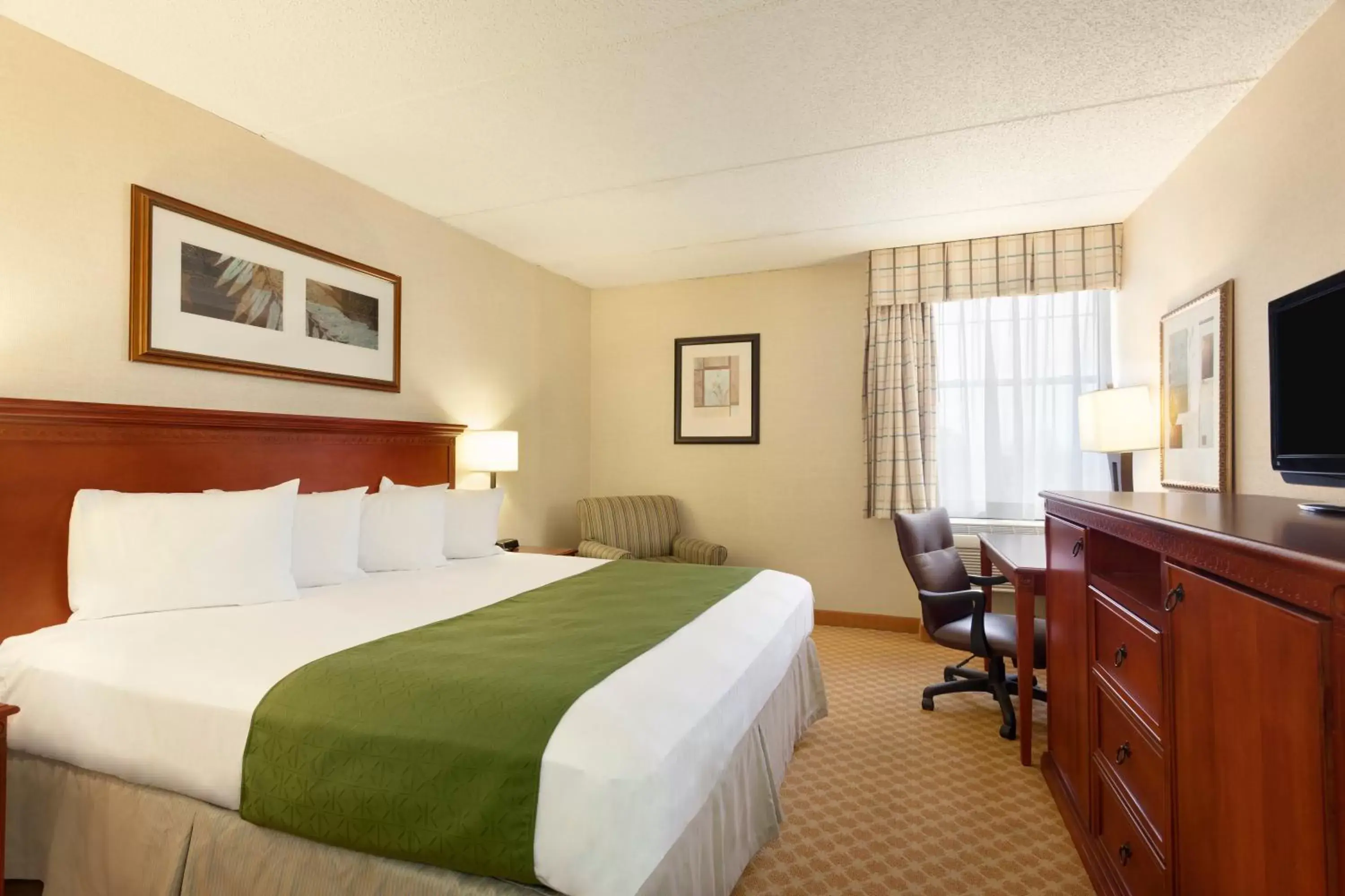 King Room - Non-Smoking in Spark By Hilton Rochester University Area King Room - Non-Smoking in Spark By Hilton Rochester University Area