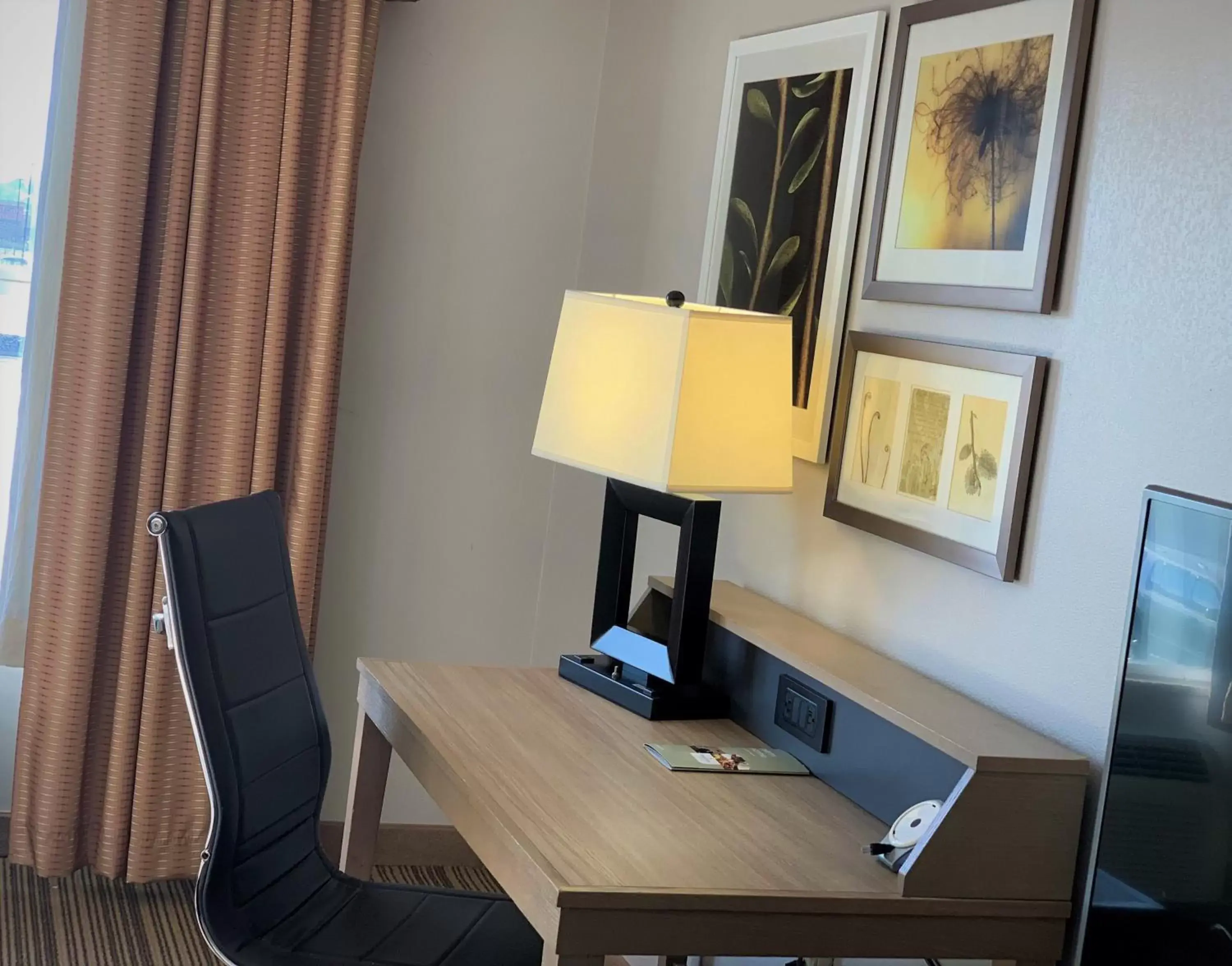 Queen Suite with Two Queen Beds Extended Stay - Non-Smoking in Country Inn & Suites by Radisson, Clarksville, TN Queen Suite with Two Queen Beds Extended Stay - Non-Smoking in Country Inn & Suites by Radisson, Clarksville, TN