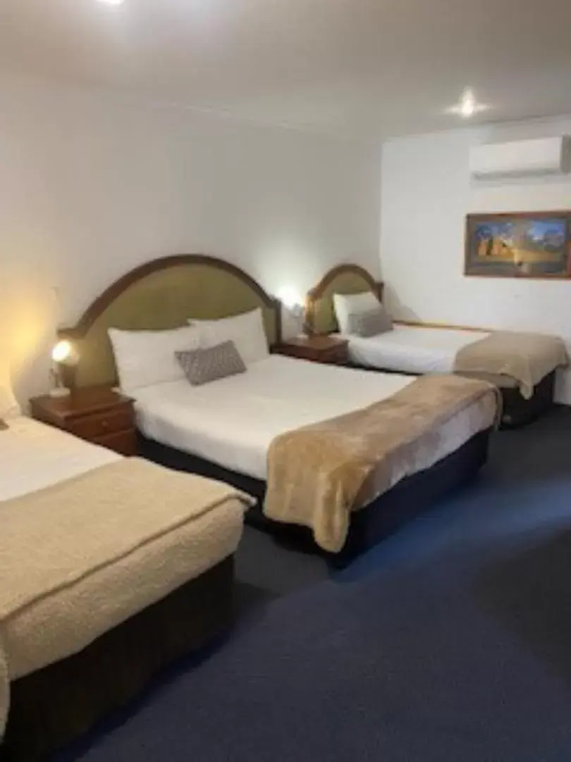 Family Room in Kinross Inn Family Room in Kinross Inn