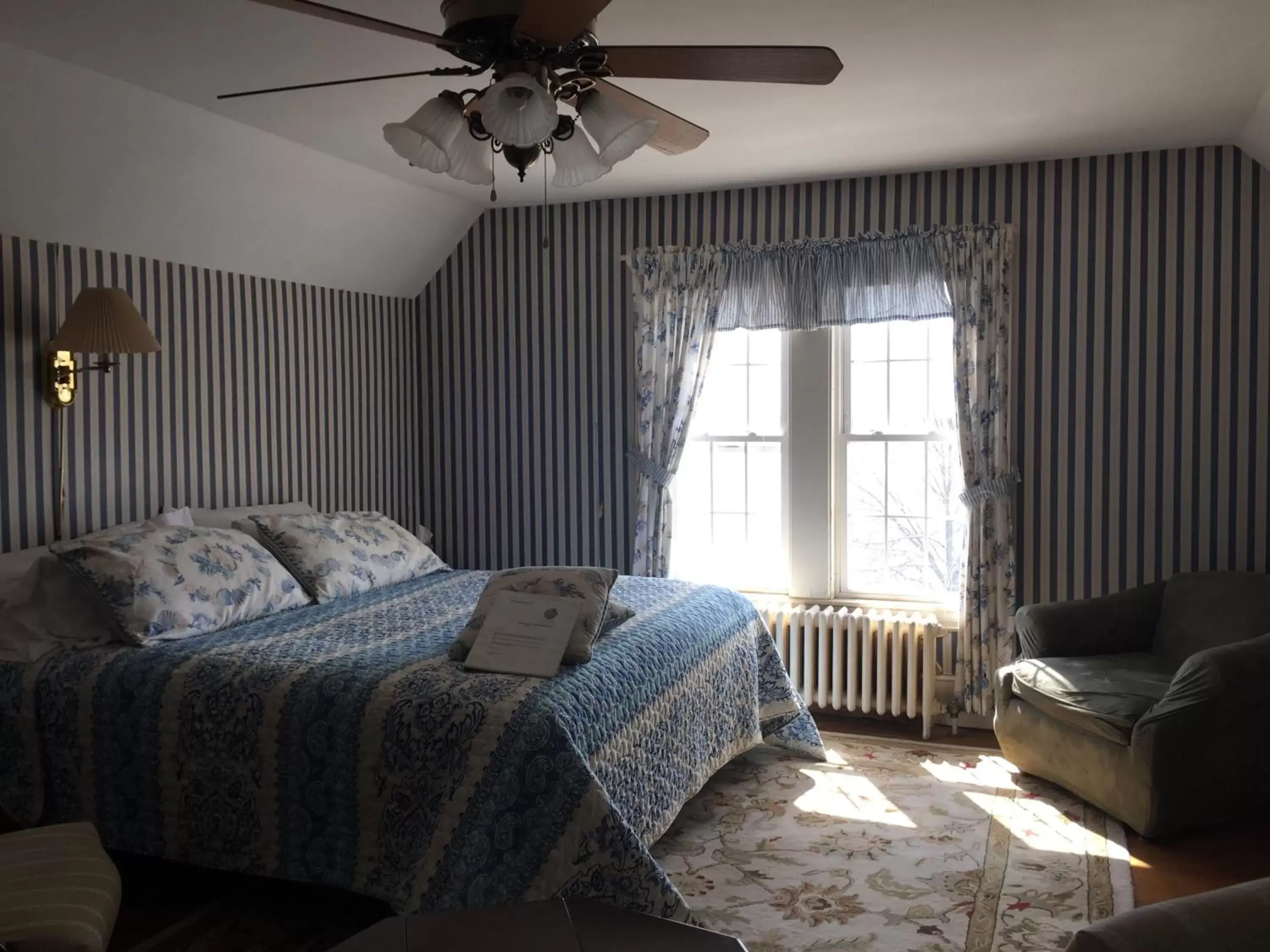 King Studio - single occupancy in Harborview Inn King Studio - single occupancy in Harborview Inn