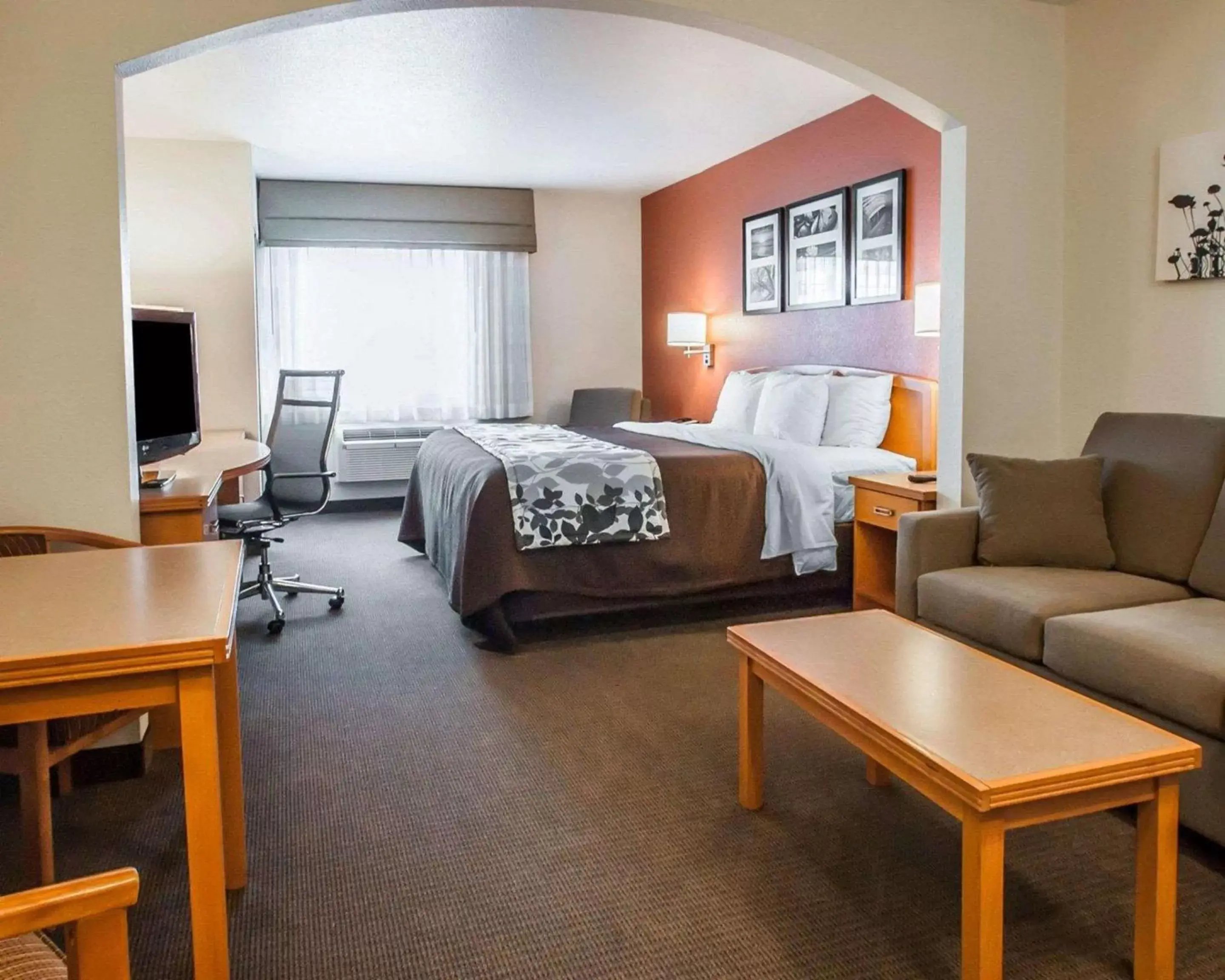 King Suite - Non-Smoking in Sleep Inn & Suites Lake of the Ozarks King Suite - Non-Smoking in Sleep Inn & Suites Lake of the Ozarks