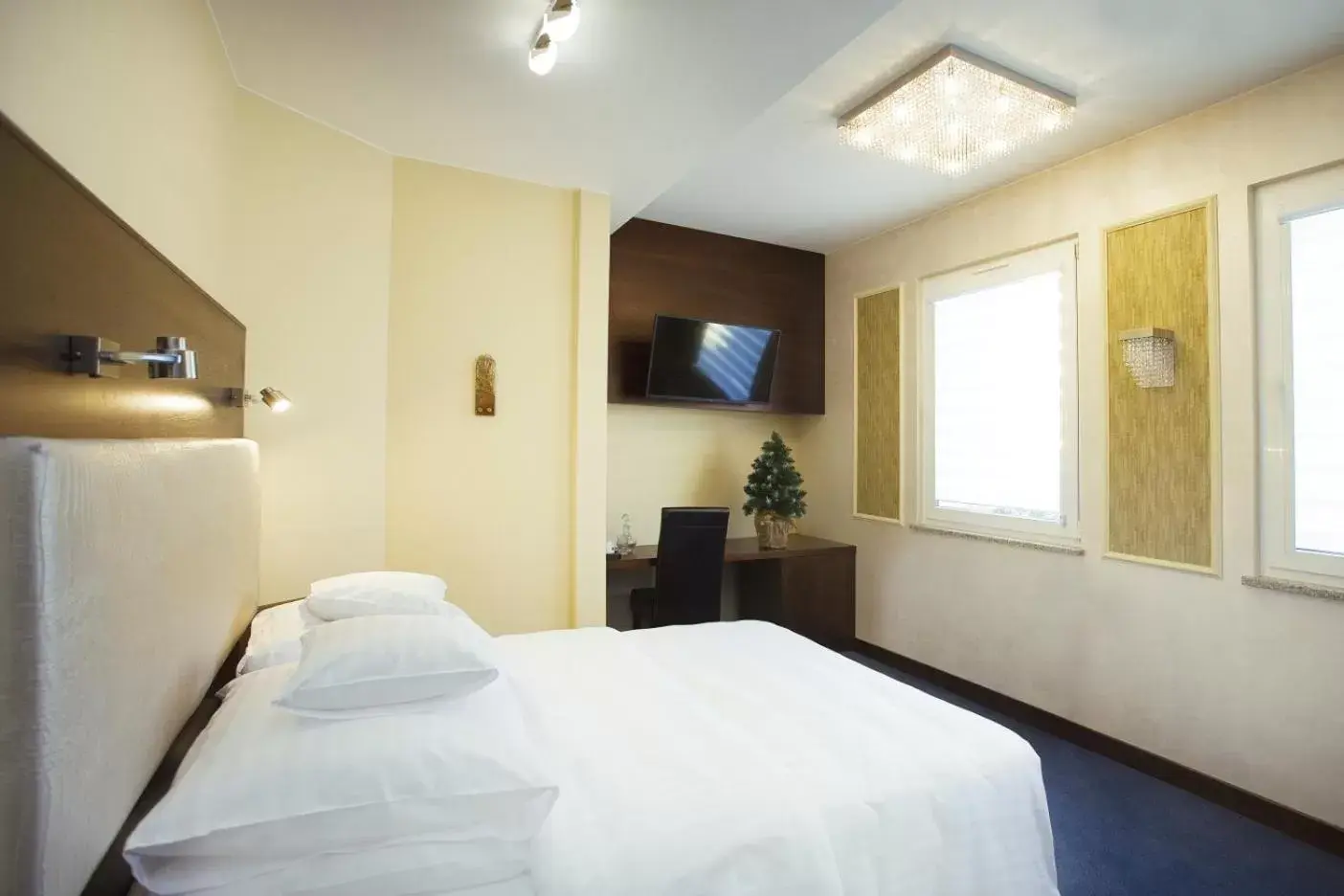 Triple Room in Hotel Inter Triple Room in Hotel Inter