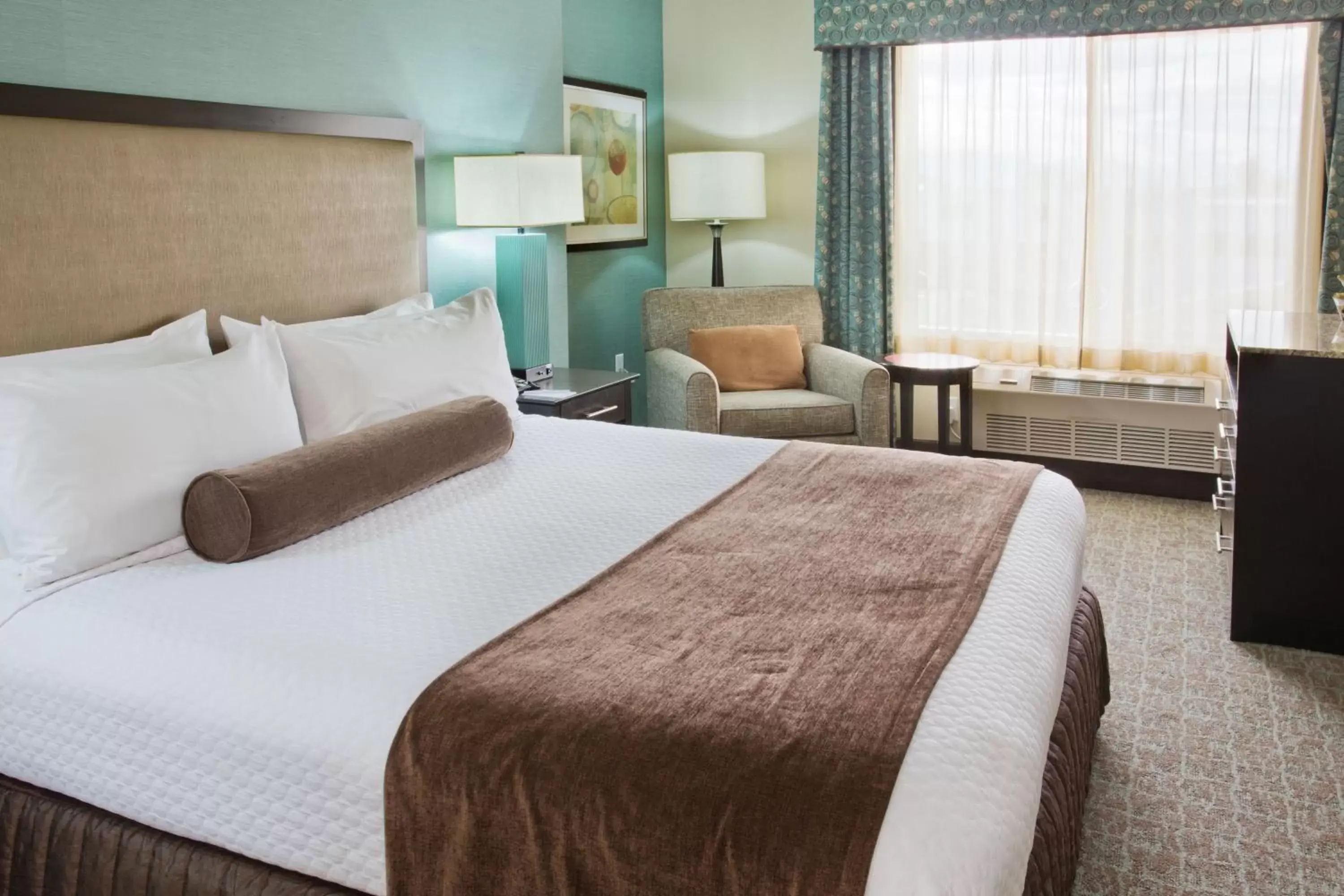 King Suite - Disability Access/Non-Smoking in Crowne Plaza Anchorage-Midtown, an IHG Hotel King Suite - Disability Access/Non-Smoking in Crowne Plaza Anchorage-Midtown, an IHG Hotel