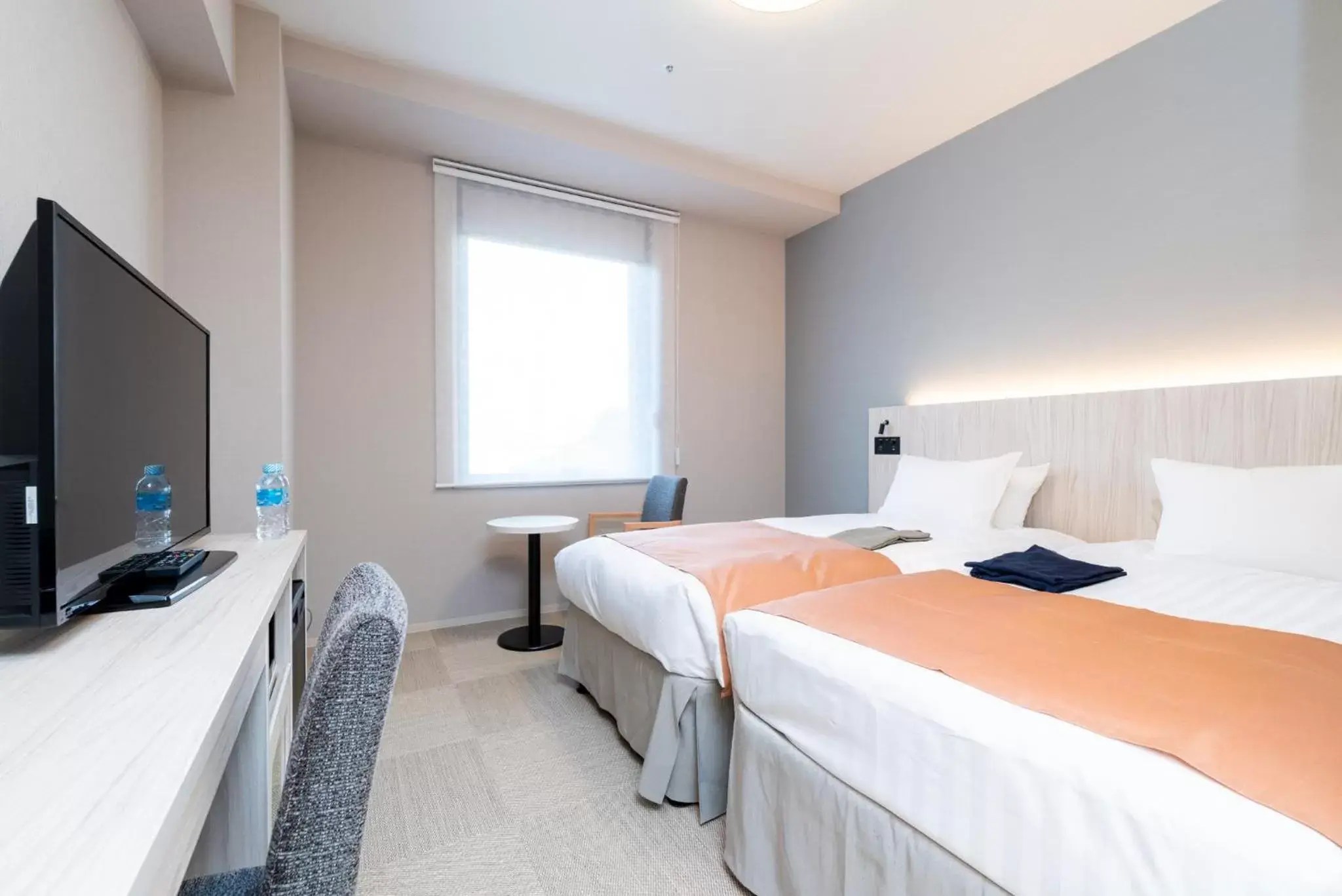 Standard Twin Room with Unit Bath in Hiyori Hotel Osaka Namba Station Standard Twin Room with Unit Bath in Hiyori Hotel Osaka Namba Station