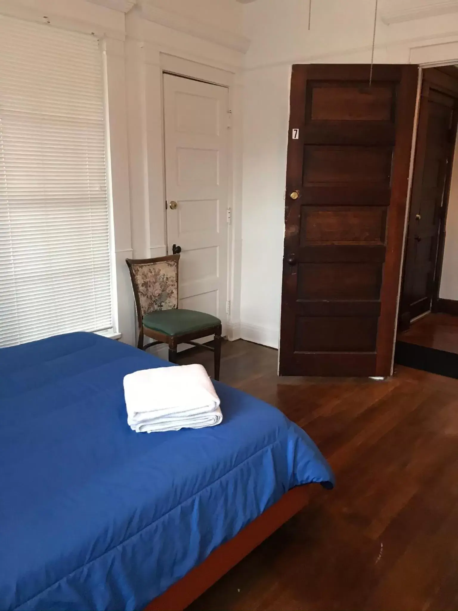 Deluxe Room in 5 Star Victorian Mansion-Downtown No Locals Deluxe Room in 5 Star Victorian Mansion-Downtown No Locals