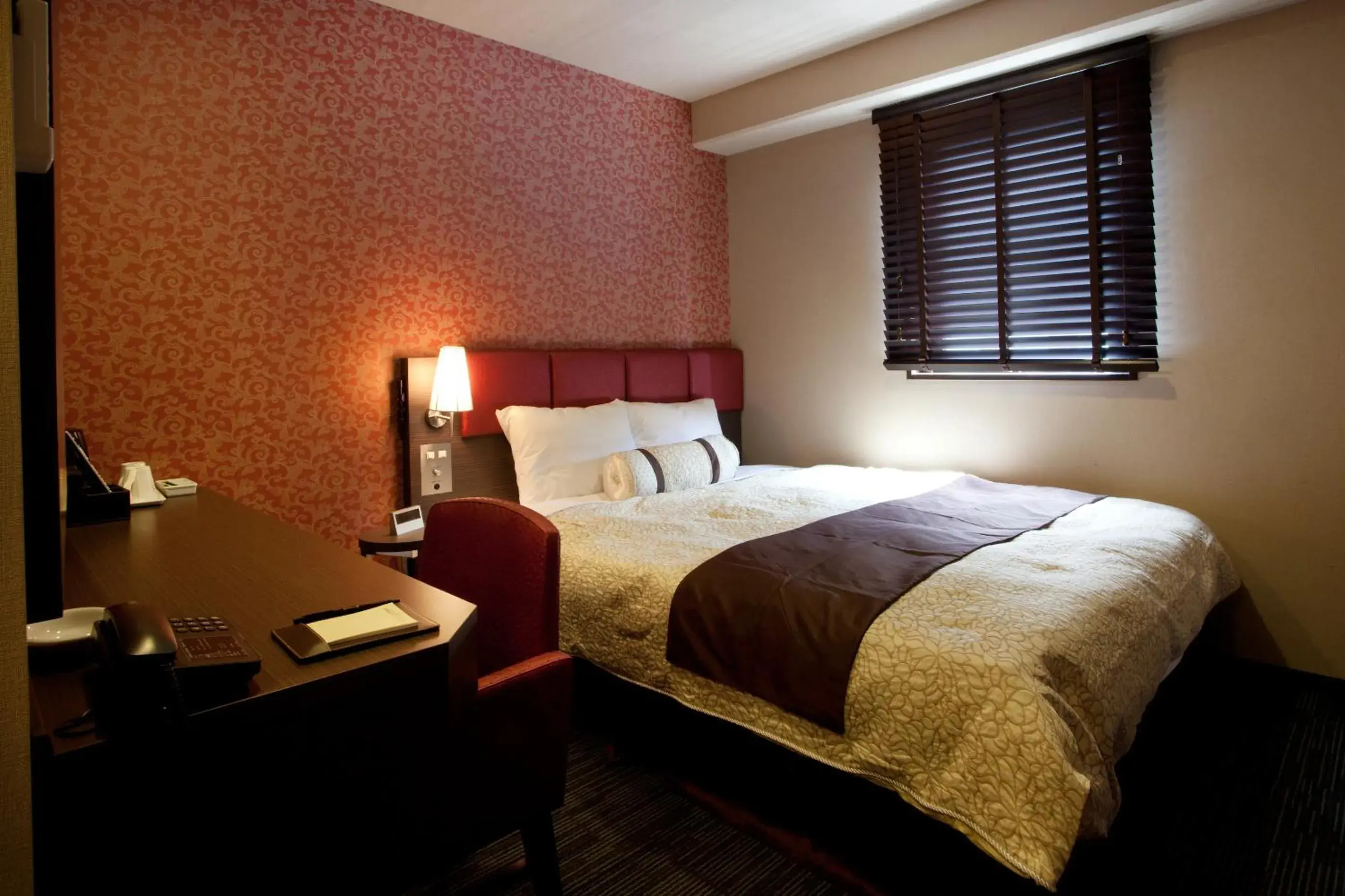 Double Room (1 Adult) - single occupancy - Smoking in Kuretake Inn Premium Shizuoka Ekimae Double Room (1 Adult) - single occupancy - Smoking in Kuretake Inn Premium Shizuoka Ekimae