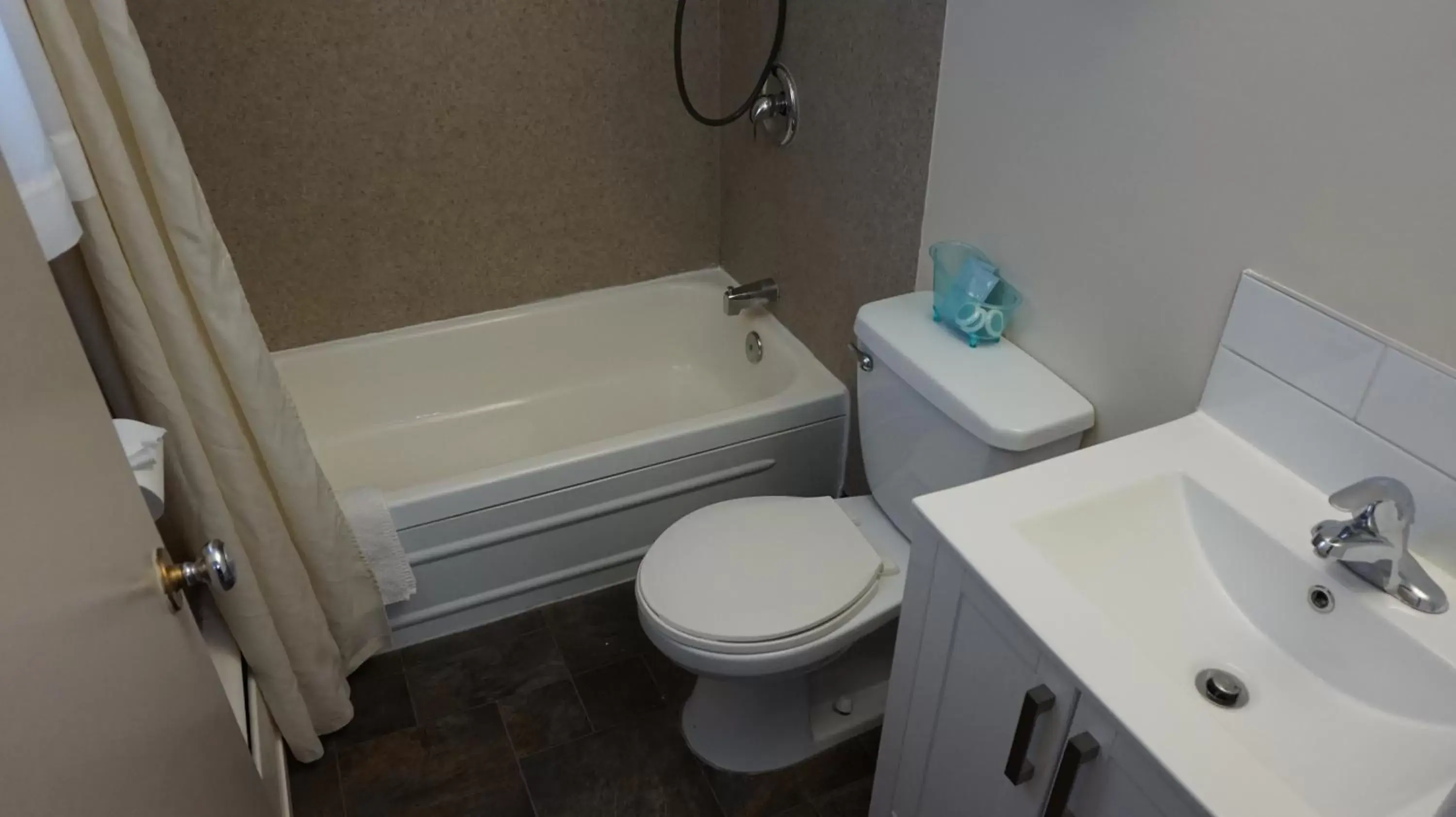 Standard Queen Room Smoking in Caravel Motel Standard Queen Room Smoking in Caravel Motel