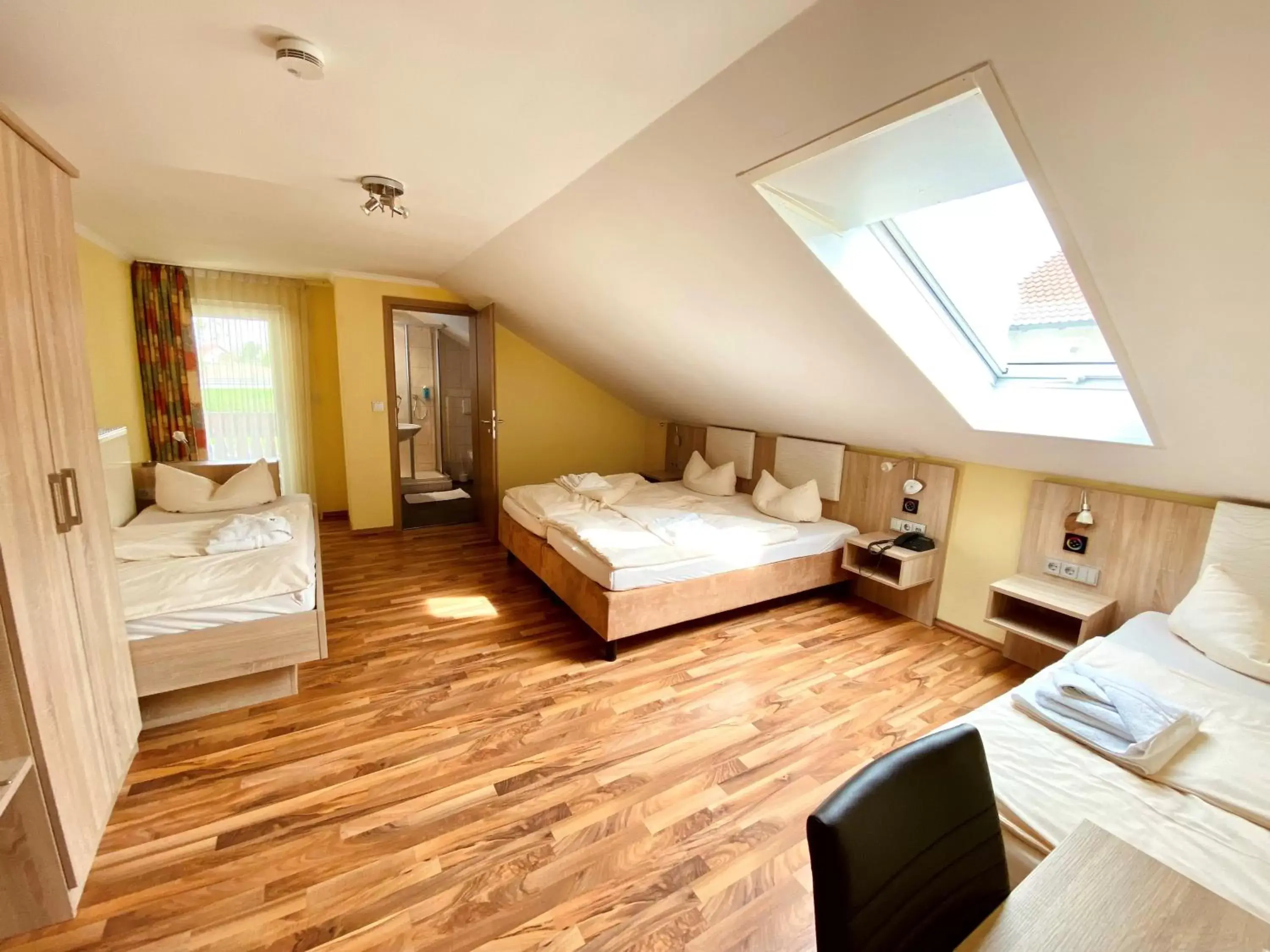 Quadruple Room in Hotel garni Kleindienst Quadruple Room in Hotel garni Kleindienst