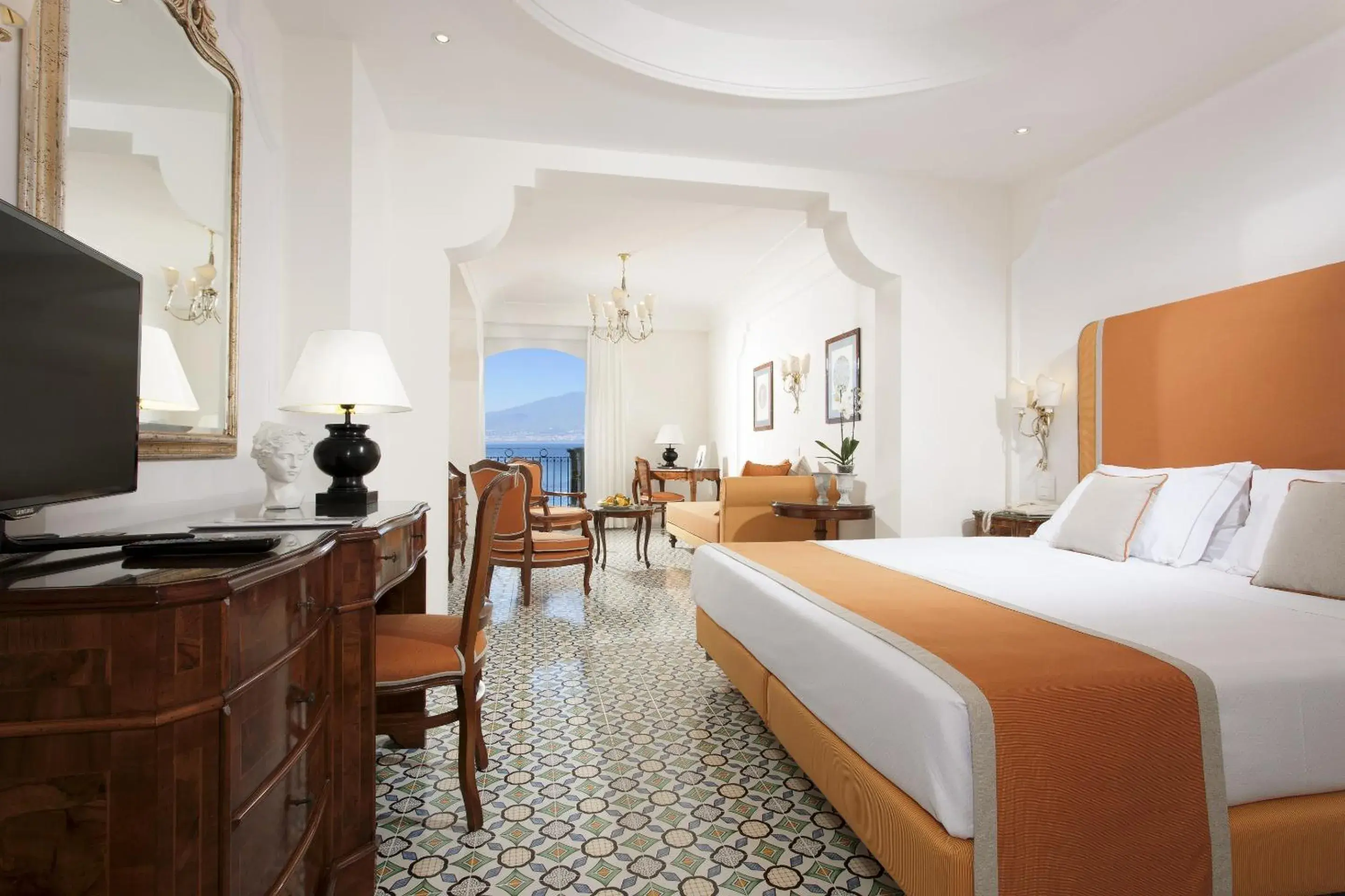 Deluxe Junior Suite in Grand Hotel Ambasciatori Deluxe Junior Suite in Grand Hotel Ambasciatori