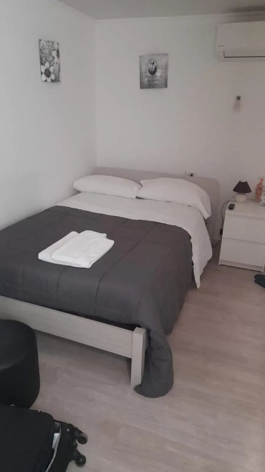 Economy Triple Room in B&B Caffè Economy Triple Room in B&B Caffè