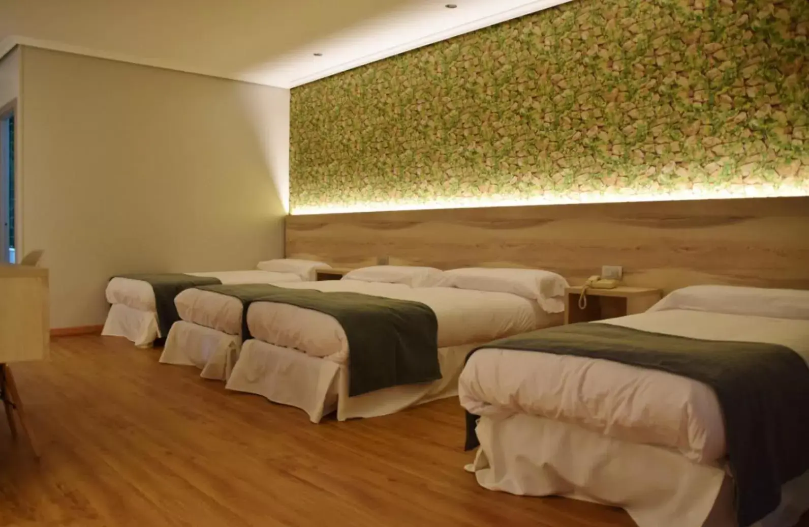 Triple Room in Hospedium Hotel La Marina Costa da Morte Triple Room in Hospedium Hotel La Marina Costa da Morte