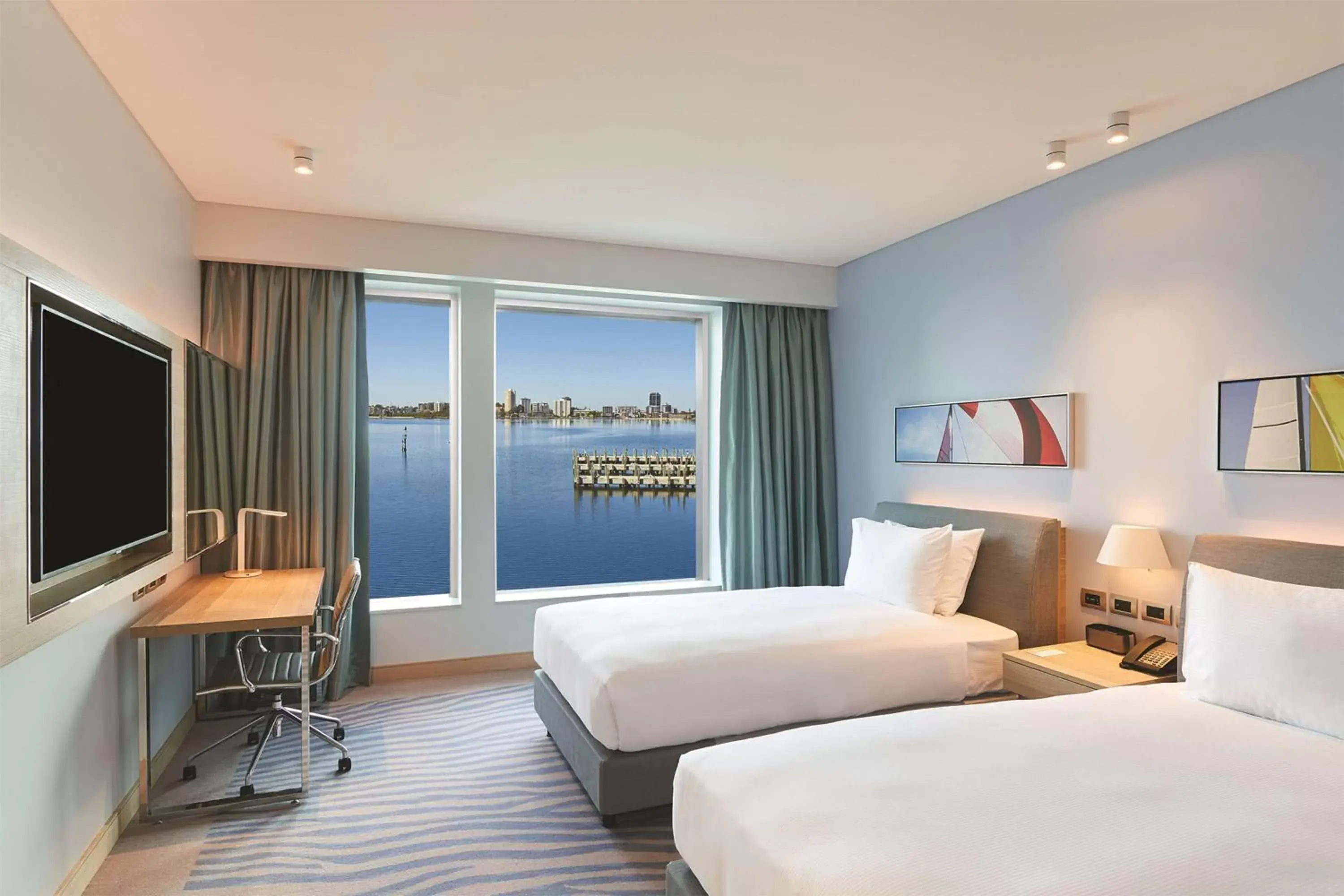 Twin Room with River View in Doubletree By Hilton Perth Waterfront Twin Room with River View in Doubletree By Hilton Perth Waterfront